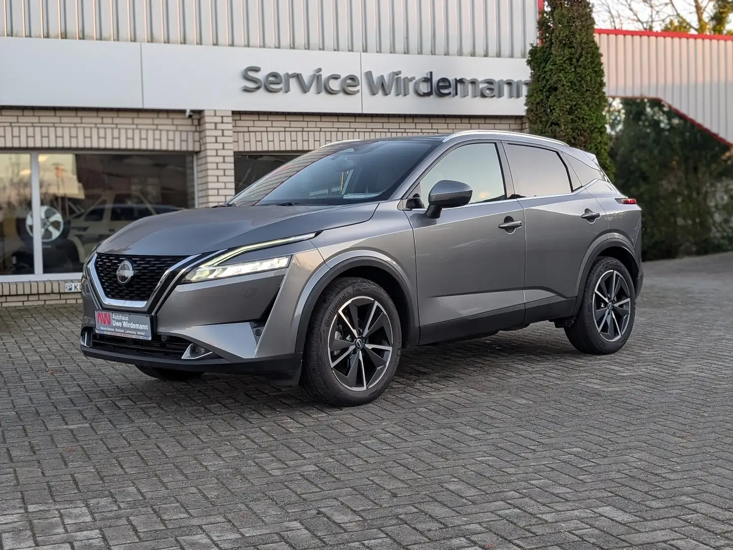 Nissan Qashqai 1.3 DIG-T MHEV Xtronic Tekna+ Grau - 1