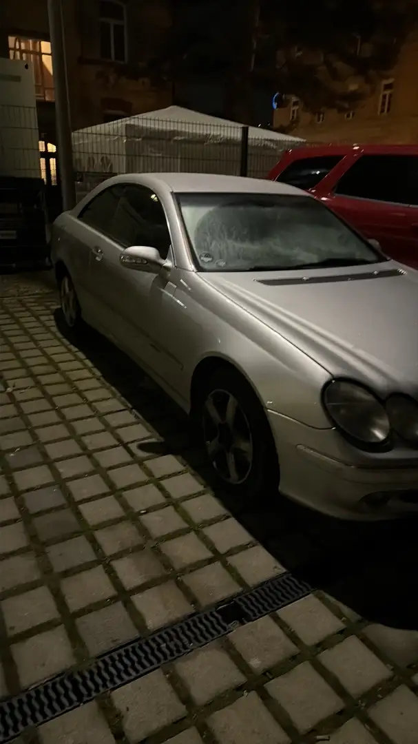 Mercedes-Benz CLK 240 Coupe Avantgarde Gris - 2
