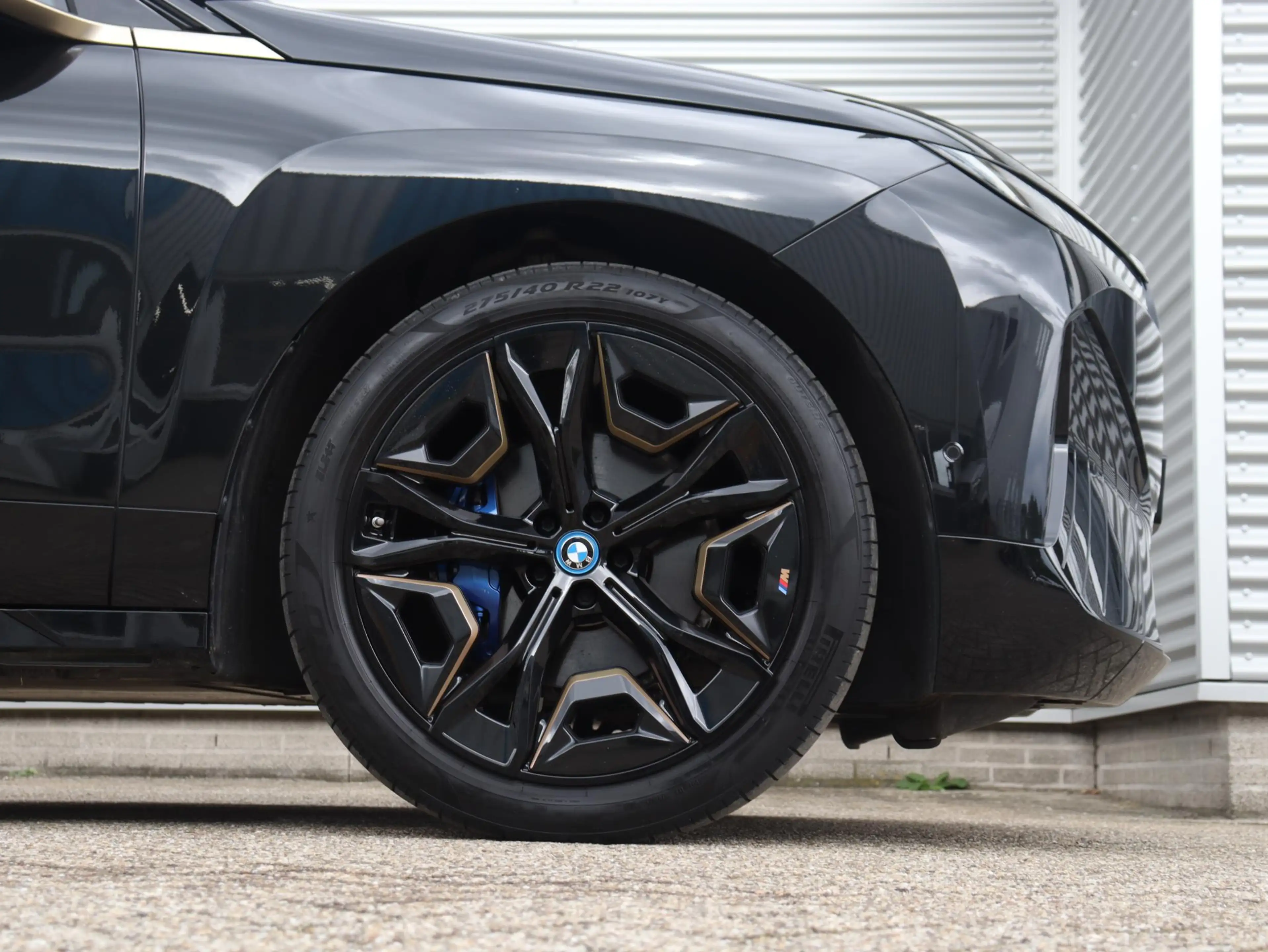 BMW iX xDrive40 | High Executive | Sportpakket | Panodak — photo 6