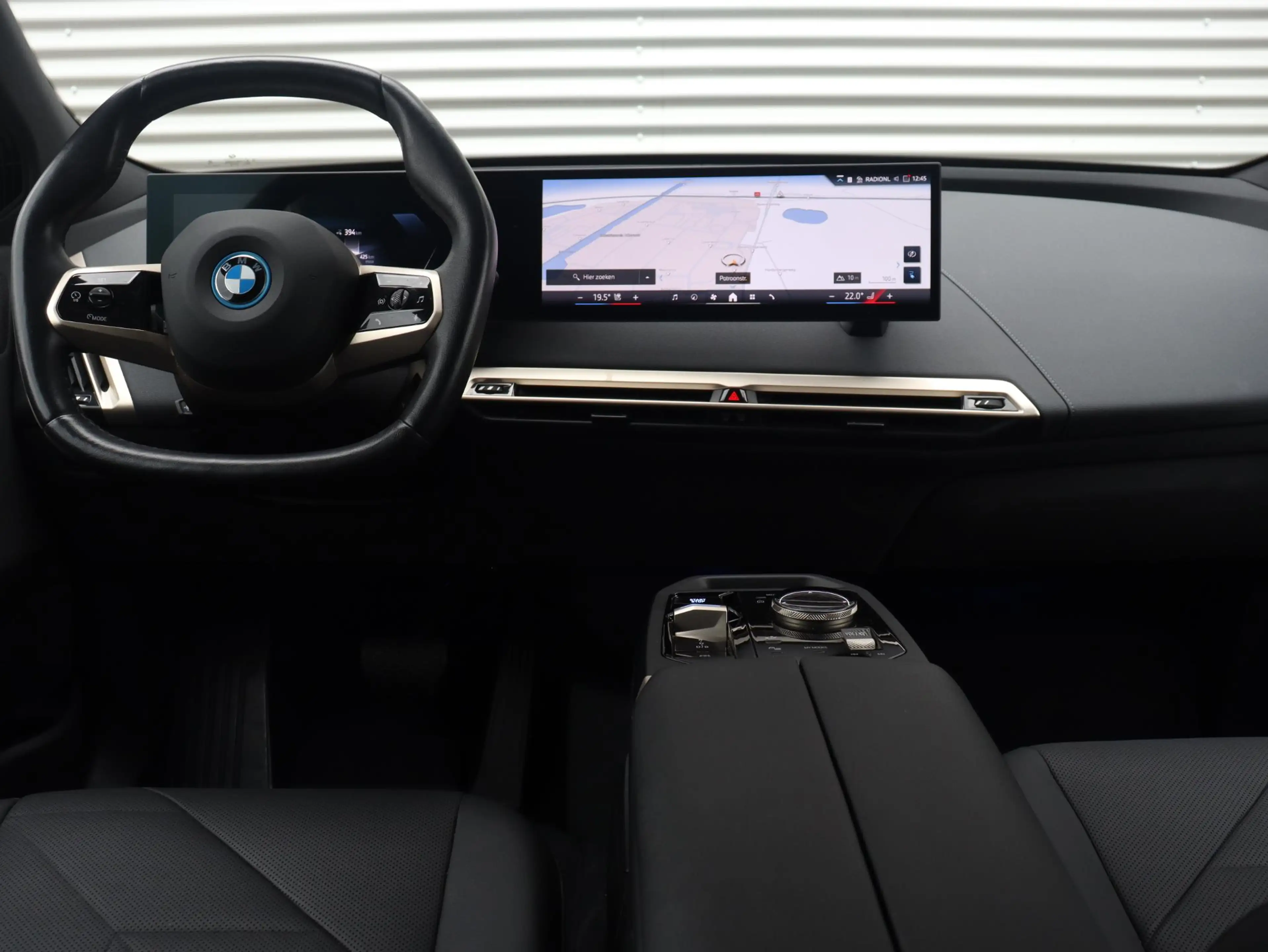 BMW iX xDrive40 | High Executive | Sportpakket | Panodak — photo 12
