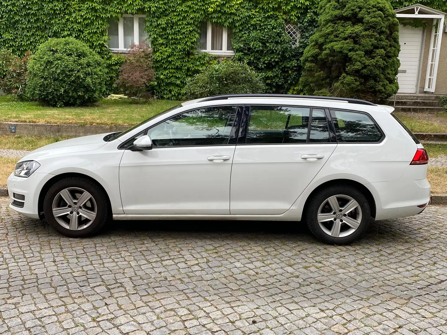 Volkswagen Golf Variant 1.2 TSI BlueMotion Trendline Weiß - 2