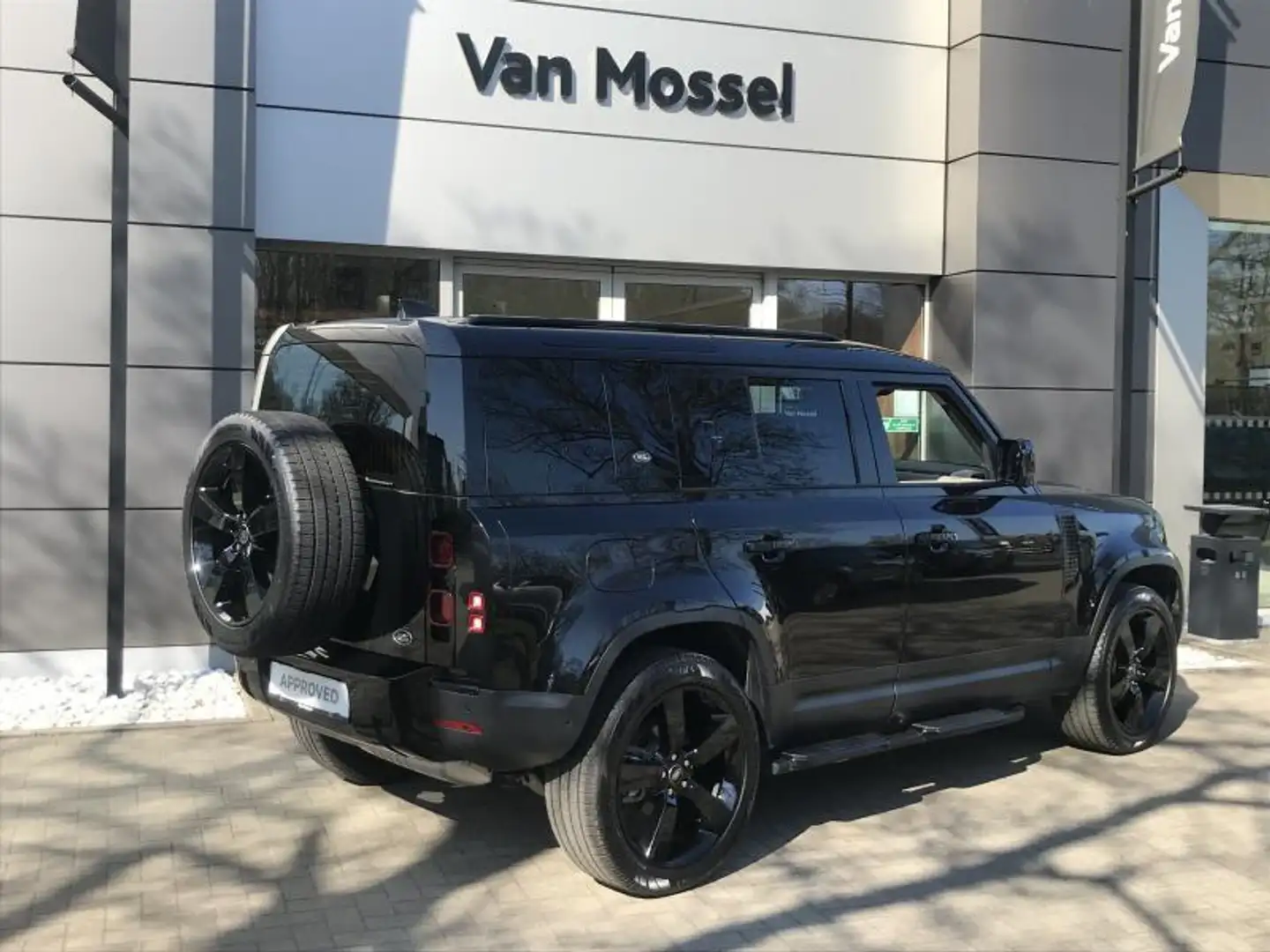 Land Rover Defender 110 Dynamic SE D200 AWD Zwart - 2