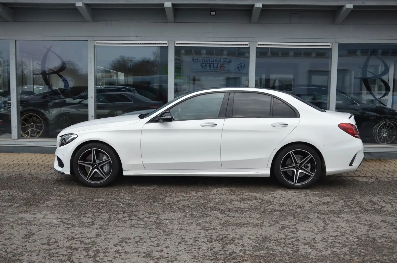 Mercedes-Benz C 43 AMG 4Matic*NIGHT*BURM*DISTR*MULTIBEAM*360* Blanc - 2