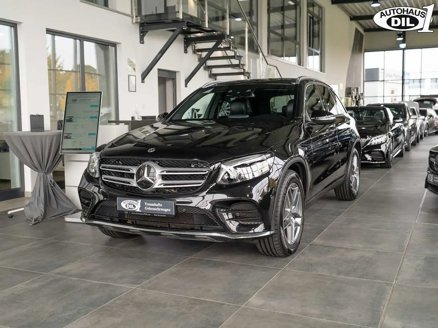 Mercedes-Benz GLC 250 d 4M 9G-T *AMG*PANO*DISTR.+*AIRMATIC* Schwarz - 2