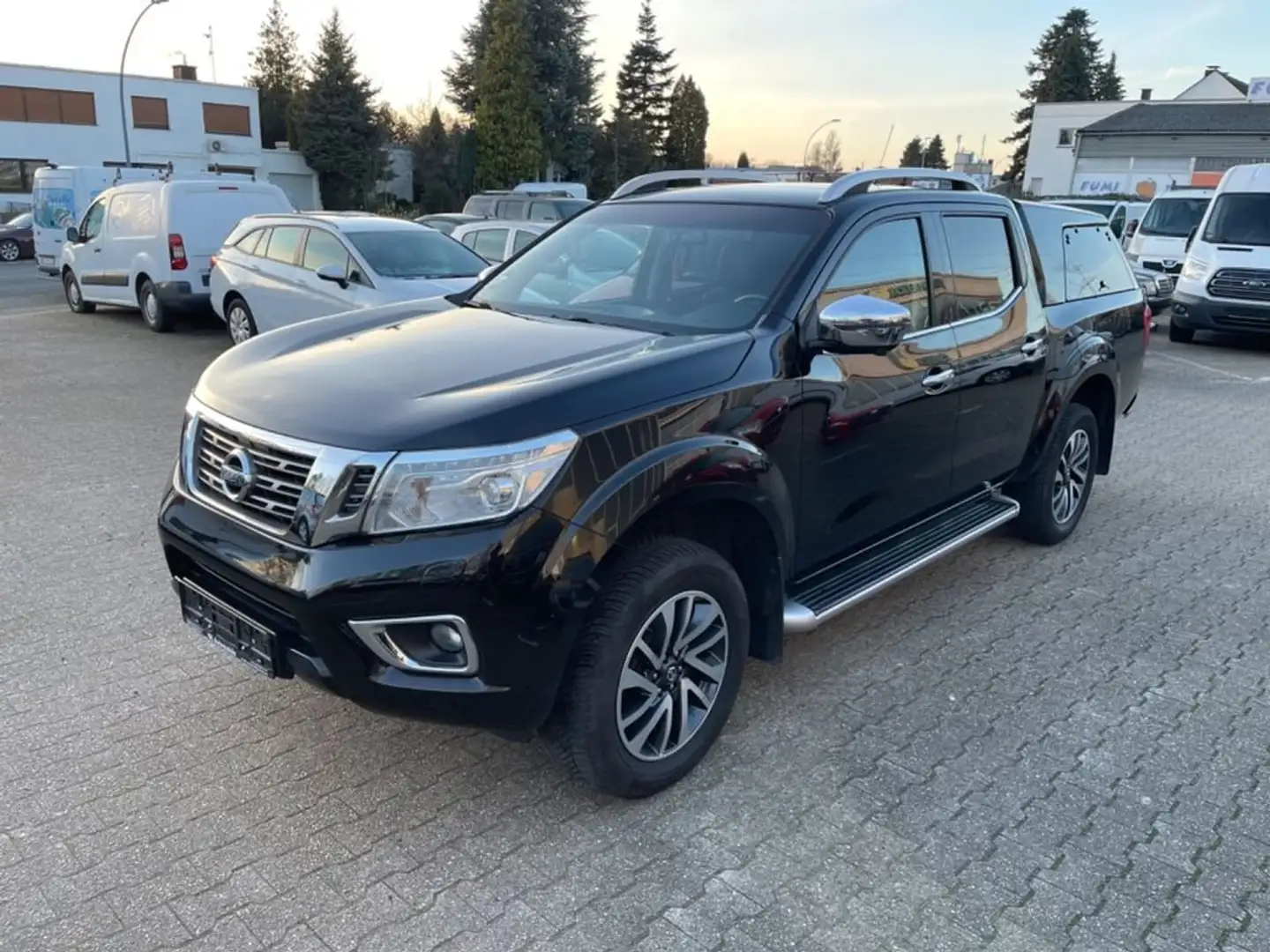 Nissan Navara NP300 Tekna Double Cab 4x4 - 1