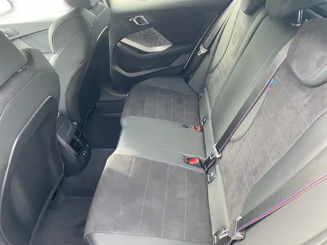BMW 1 Series view 11
