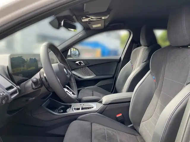 BMW 1 Series view 7