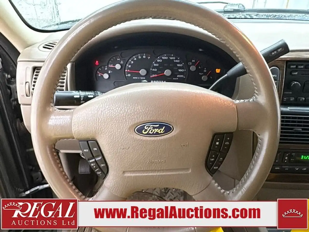 Ford Explorer photo Ford Explorer