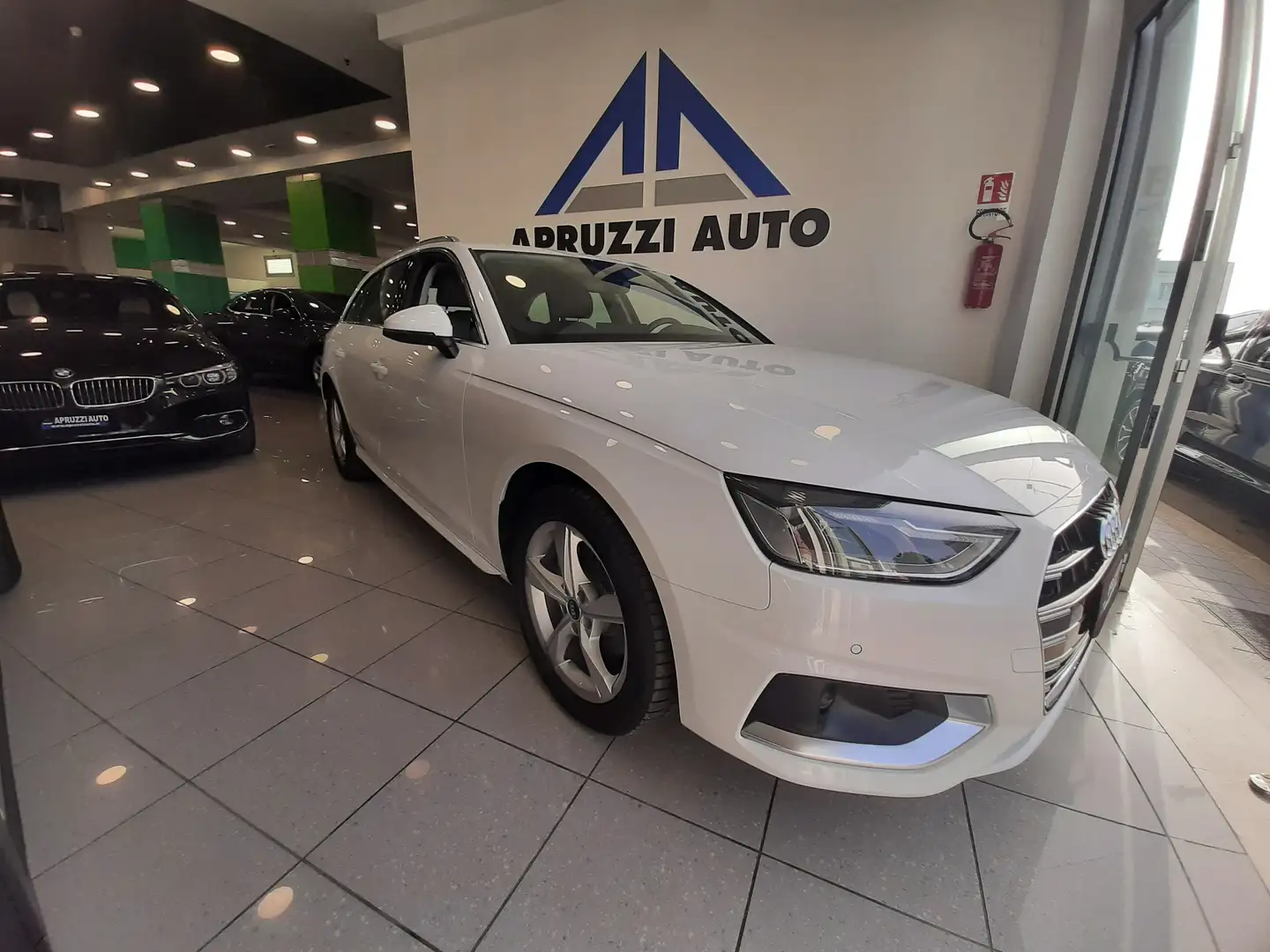 Audi A4 A4 Avant 35 2.0 tdi mhev Bus. Adv. 163cv s-tronic Bianco - 2