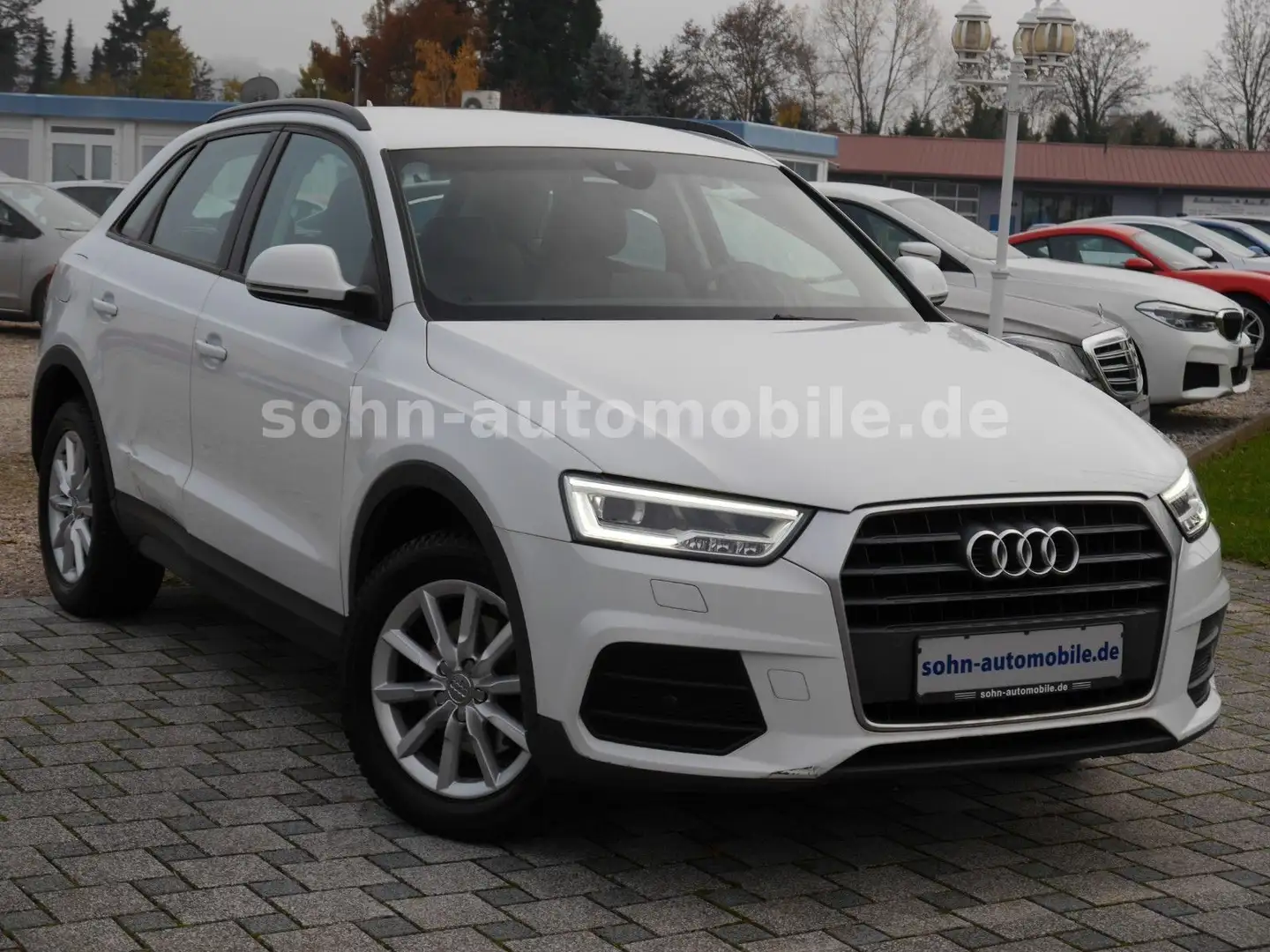 Audi Q3 1.Hand/Automatik/Leder/Navi/LED/BOSE/Spur Weiß - 2