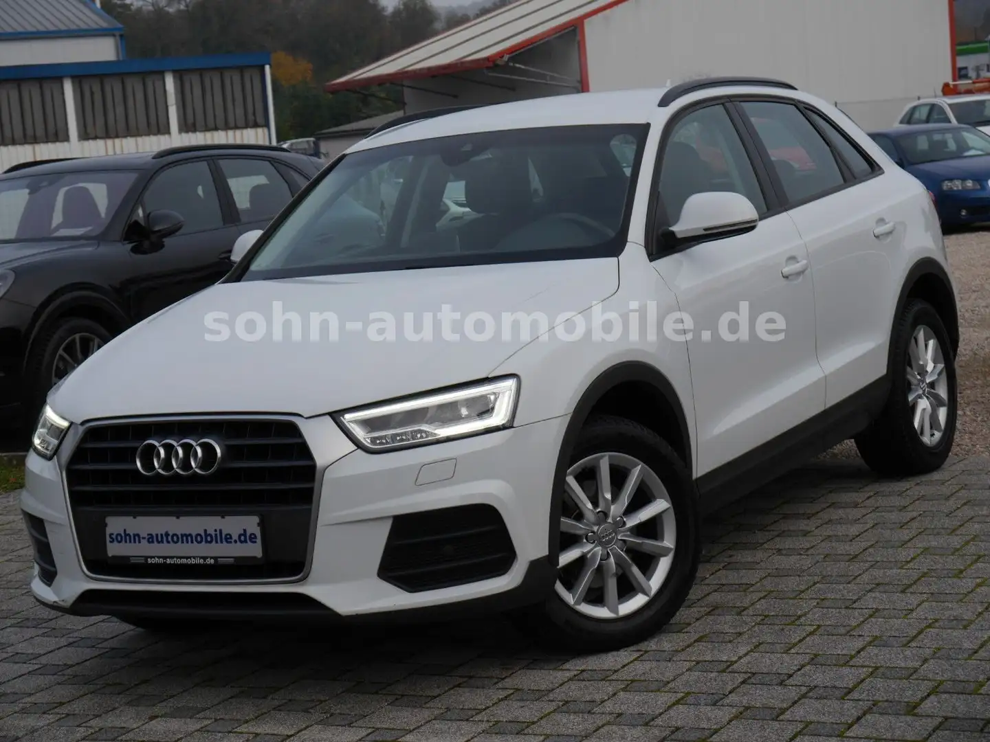 Audi Q3 1.Hand/Automatik/Leder/Navi/LED/BOSE/Spur Weiß - 1