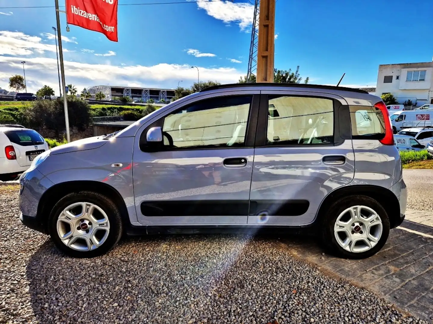 Fiat Panda 1.0 Hybrid 51kW Pack Comfort Plus Gris - 2