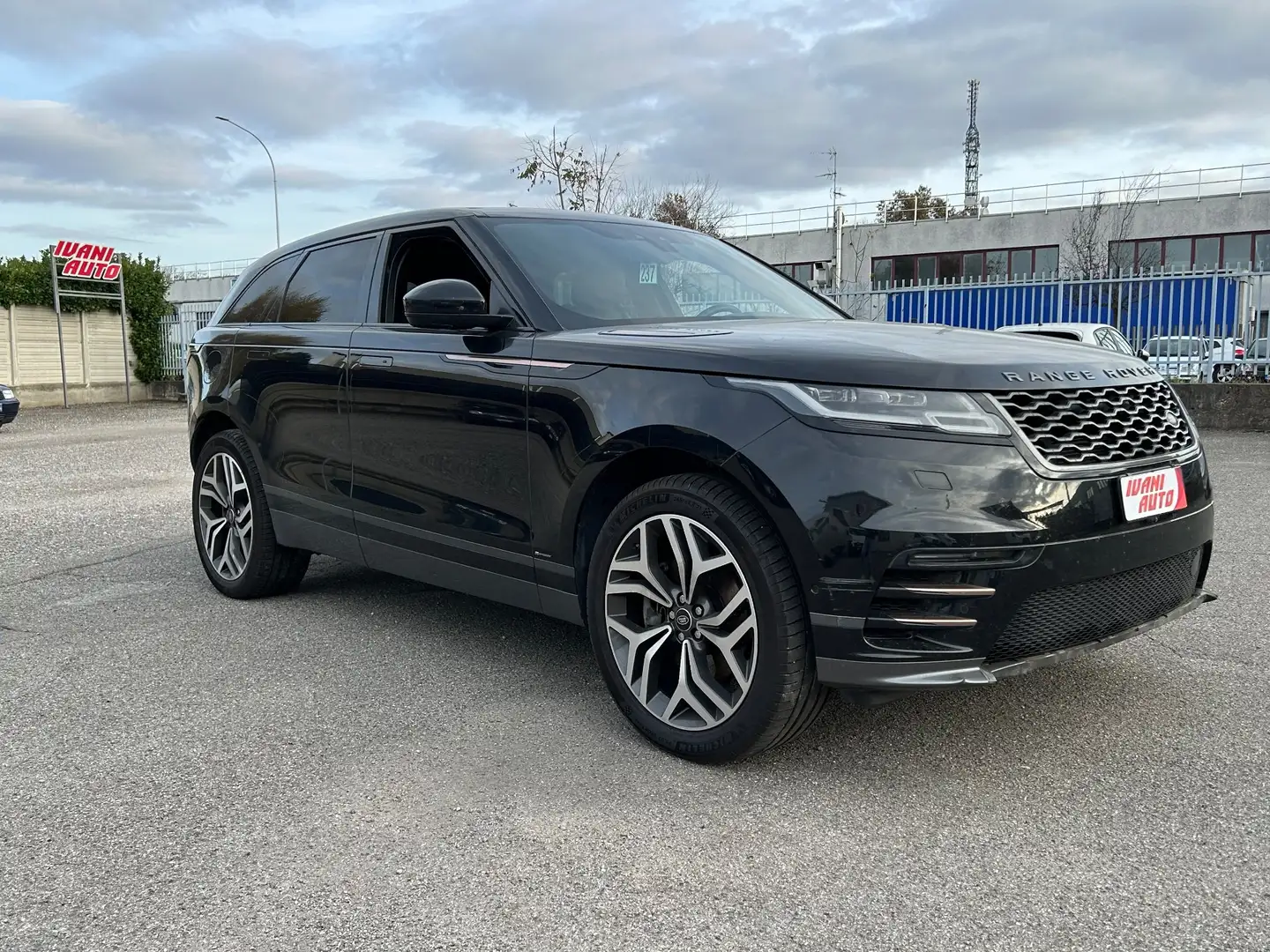 Land Rover Range Rover Velar Range Rover Velar 2.0D I4 240 CV Noir - 1