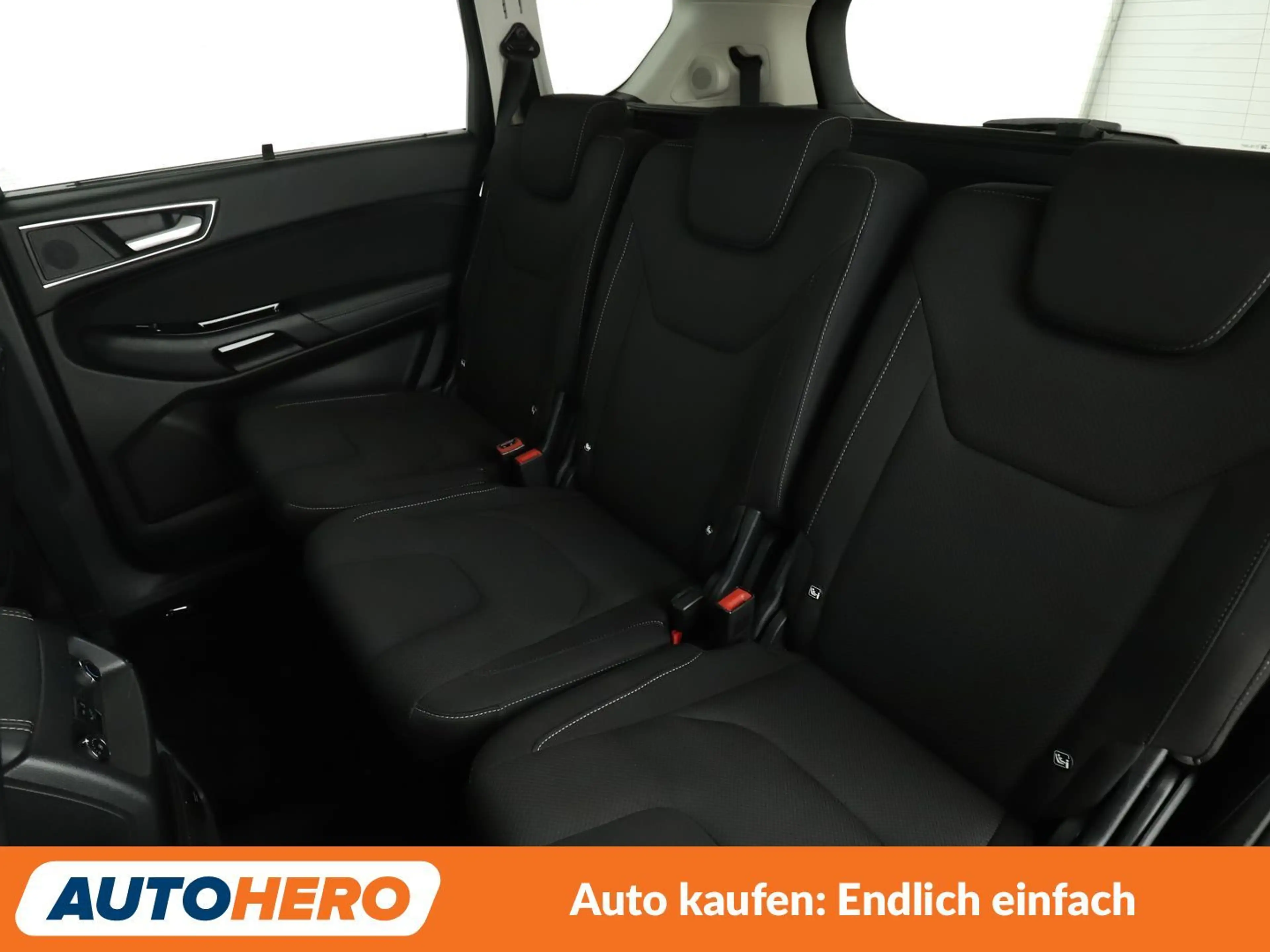 Ford S-Max 2.0 TDCi EcoBlue Titanium AWD — photo 14