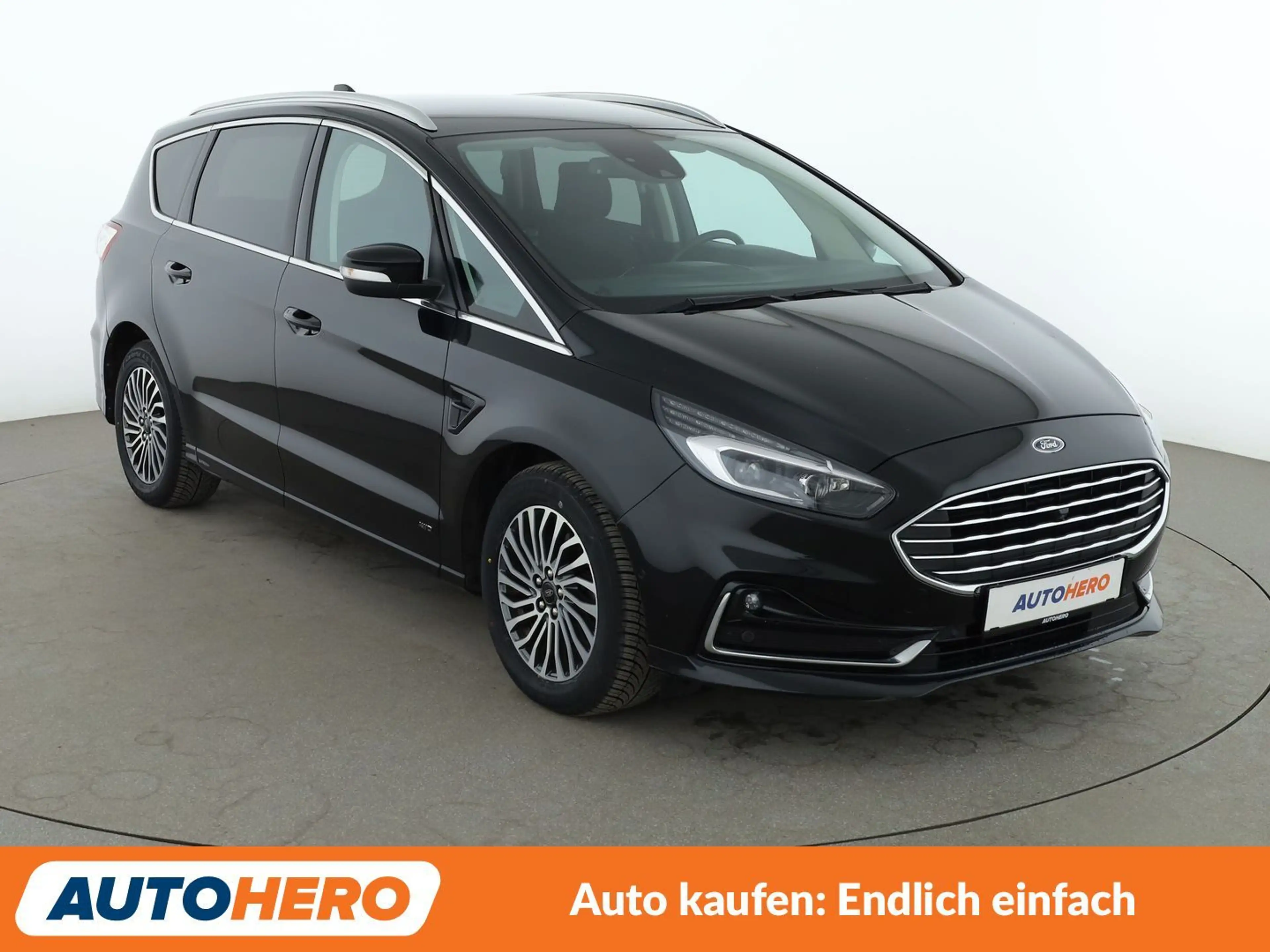 Ford S-Max 2.0 TDCi EcoBlue Titanium AWD — photo 8