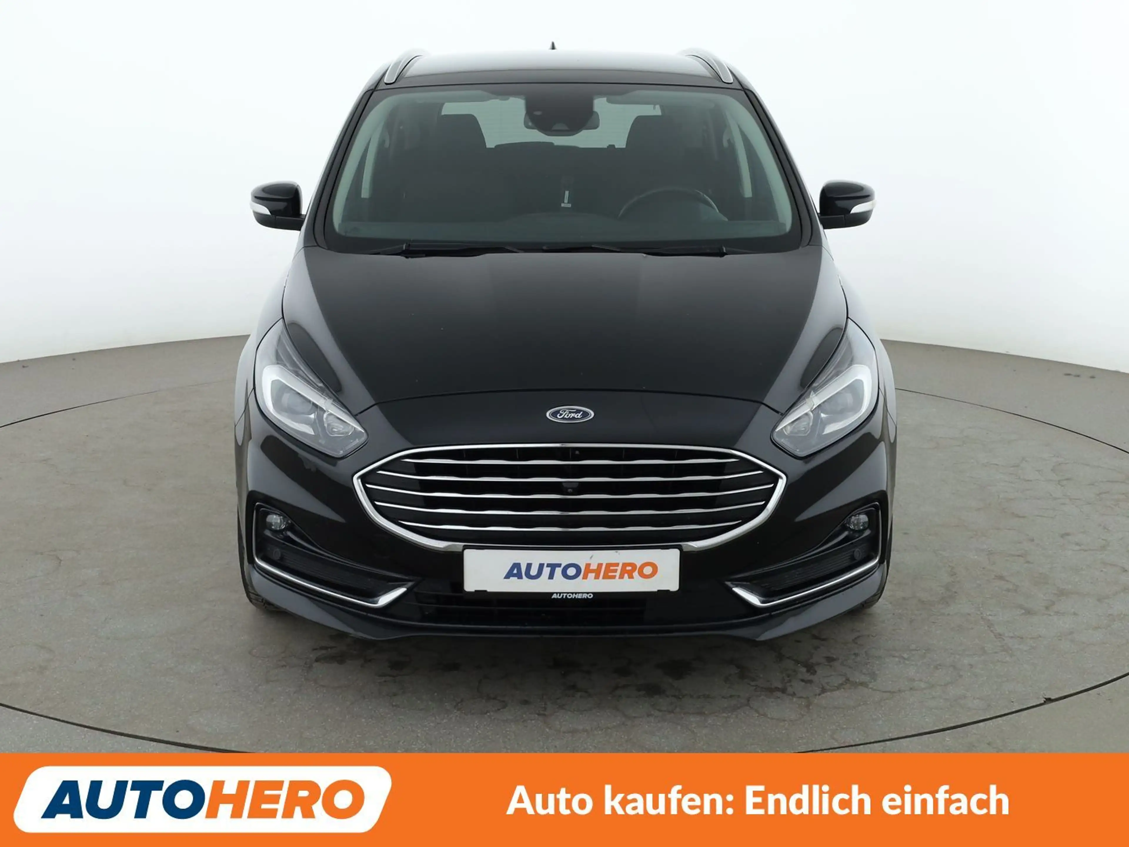 Ford S-Max 2.0 TDCi EcoBlue Titanium AWD — photo 9