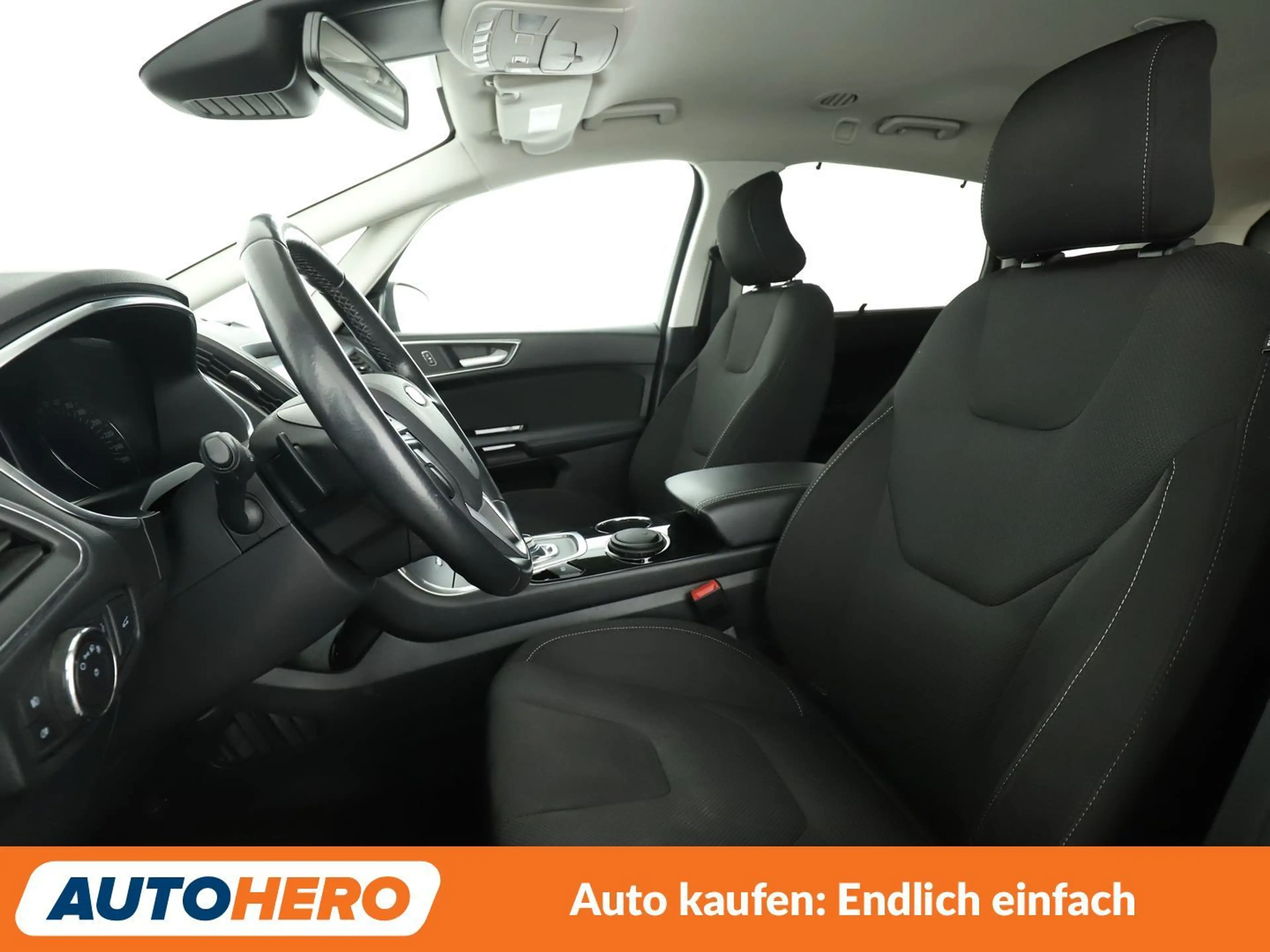 Ford S-Max 2.0 TDCi EcoBlue Titanium AWD — photo 10