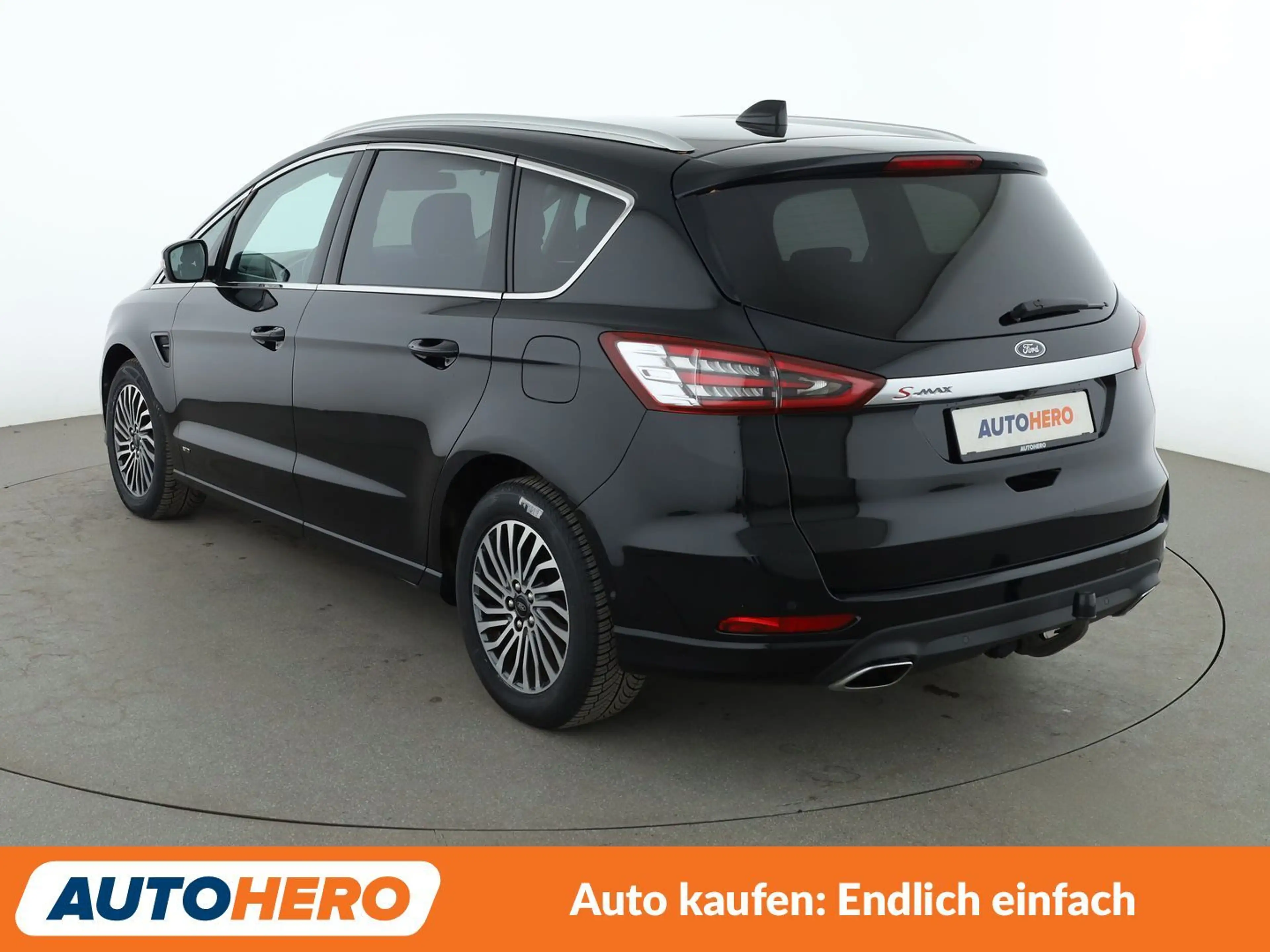 Ford S-Max 2.0 TDCi EcoBlue Titanium AWD — photo 4