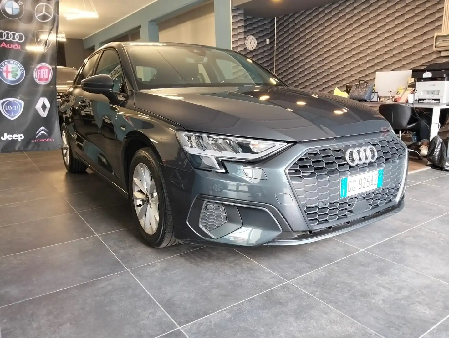 Audi A3 A3 SPB 30 TDI S TRONIC S LINE EDITION Gris - 1