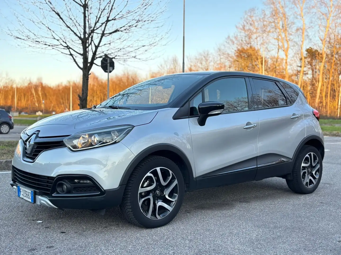 Renault Captur Captur dCi 8V 90 CV Start&Stop Energy Intens Grijs - 2