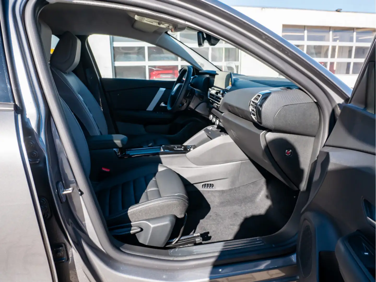 Citroen C4 Mild-Hybrid 136 e-DCS6 Max ACC HUD FACEL. LED Grau - 2