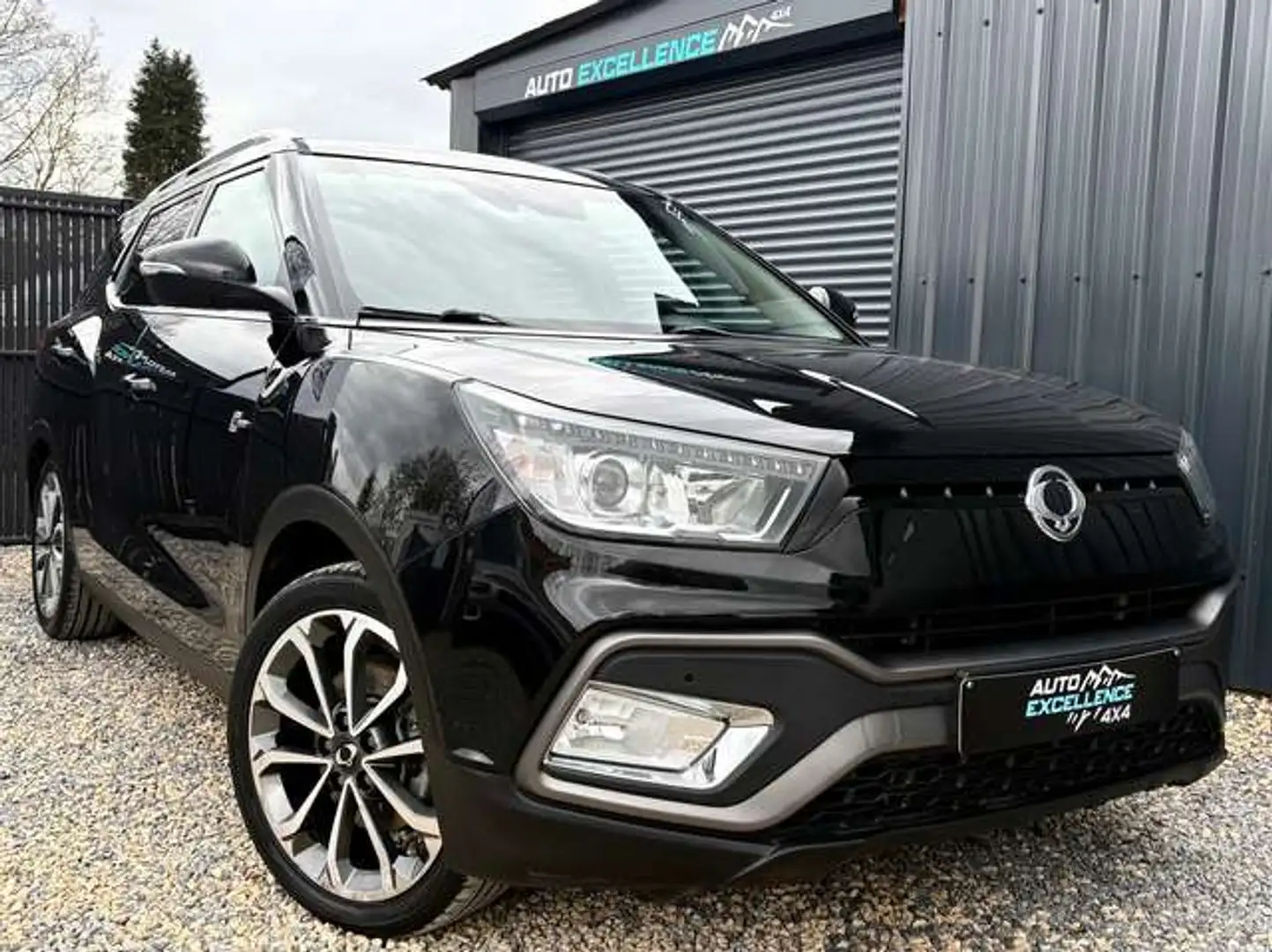 SsangYong XLV 1.6 e-XDi 4WD Sapphire/ Full Options/ Garantie Schwarz - 1