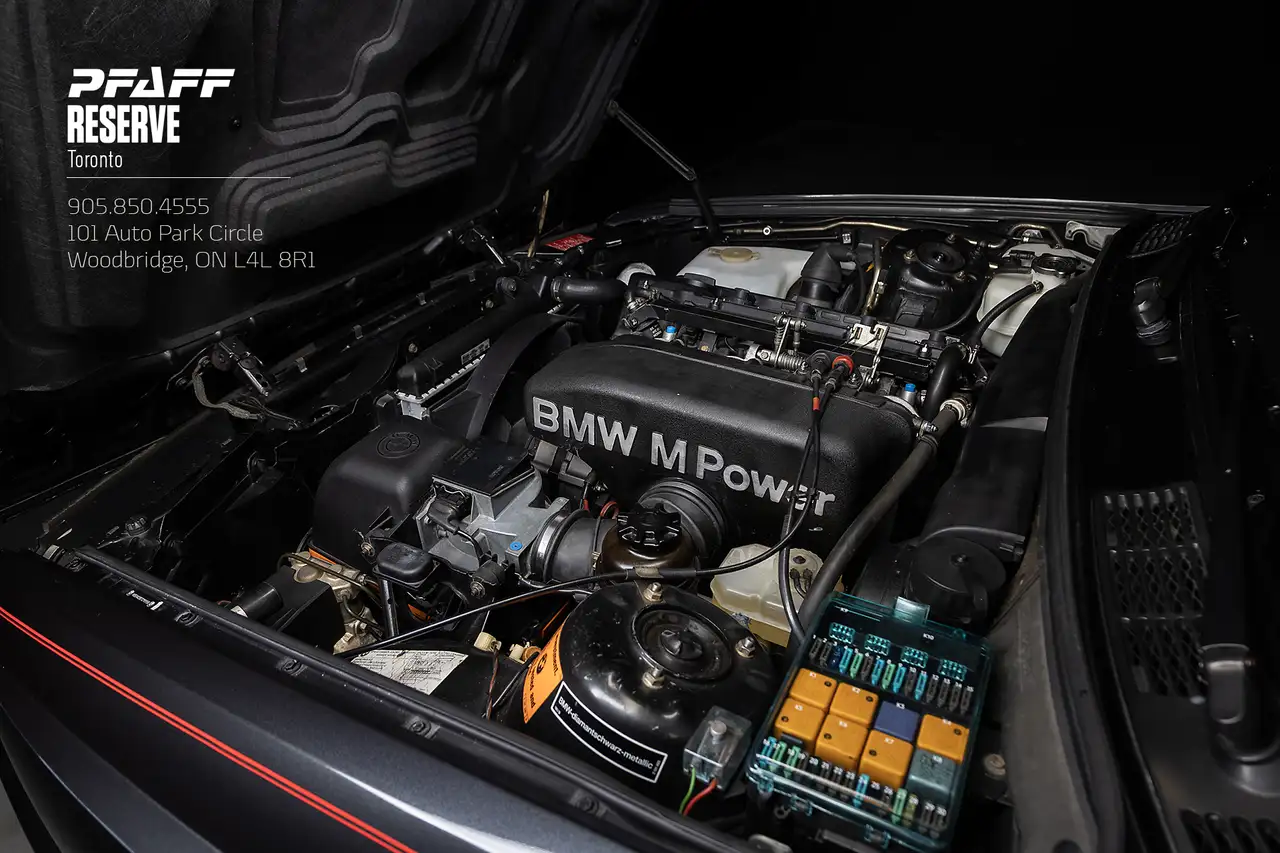 BMW 3 Series снимка BMW 3 Series