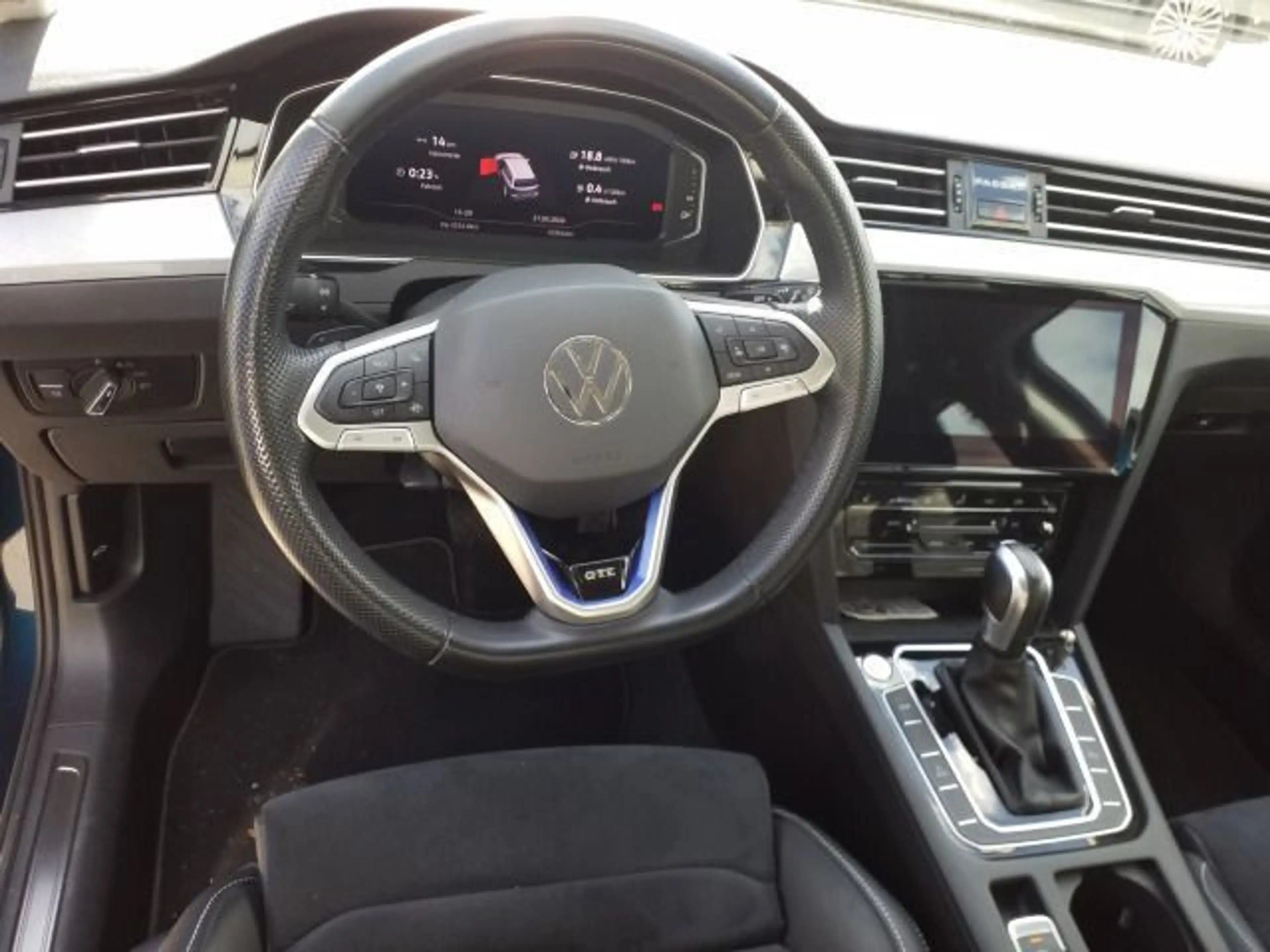 Volkswagen Passat Variant GTE 1.4eTSI DSG AHK Cam ACC Navi — photo 5