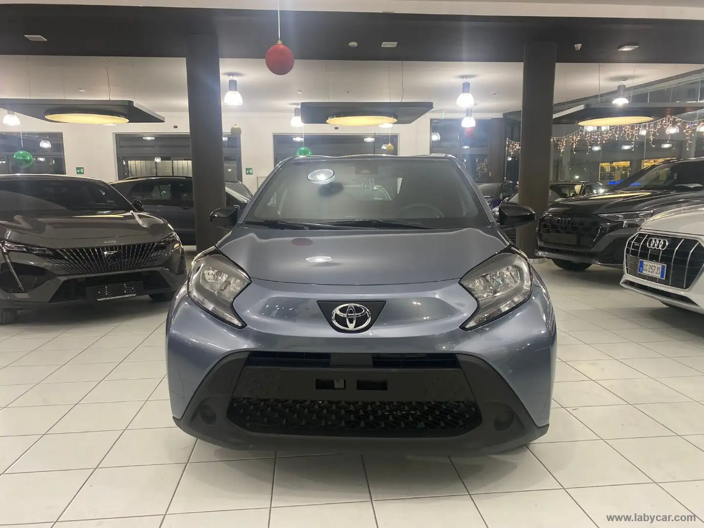 Toyota Aygo X 1.0 VVT-i 72 CV 5p. Active Grigio - 2