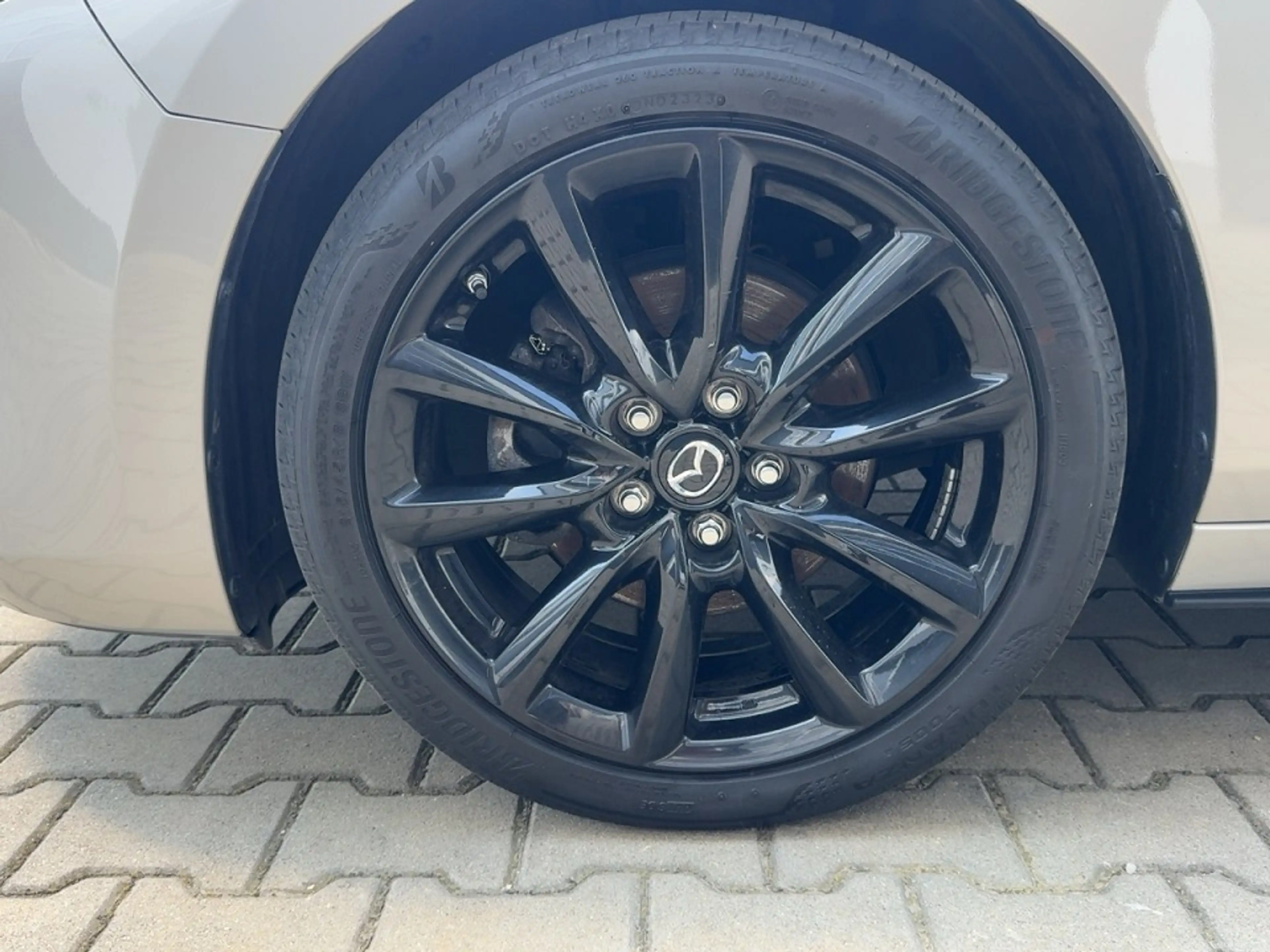 Mazda 3 e-SKYACTIV G 122ps FWD Homura — photo 11