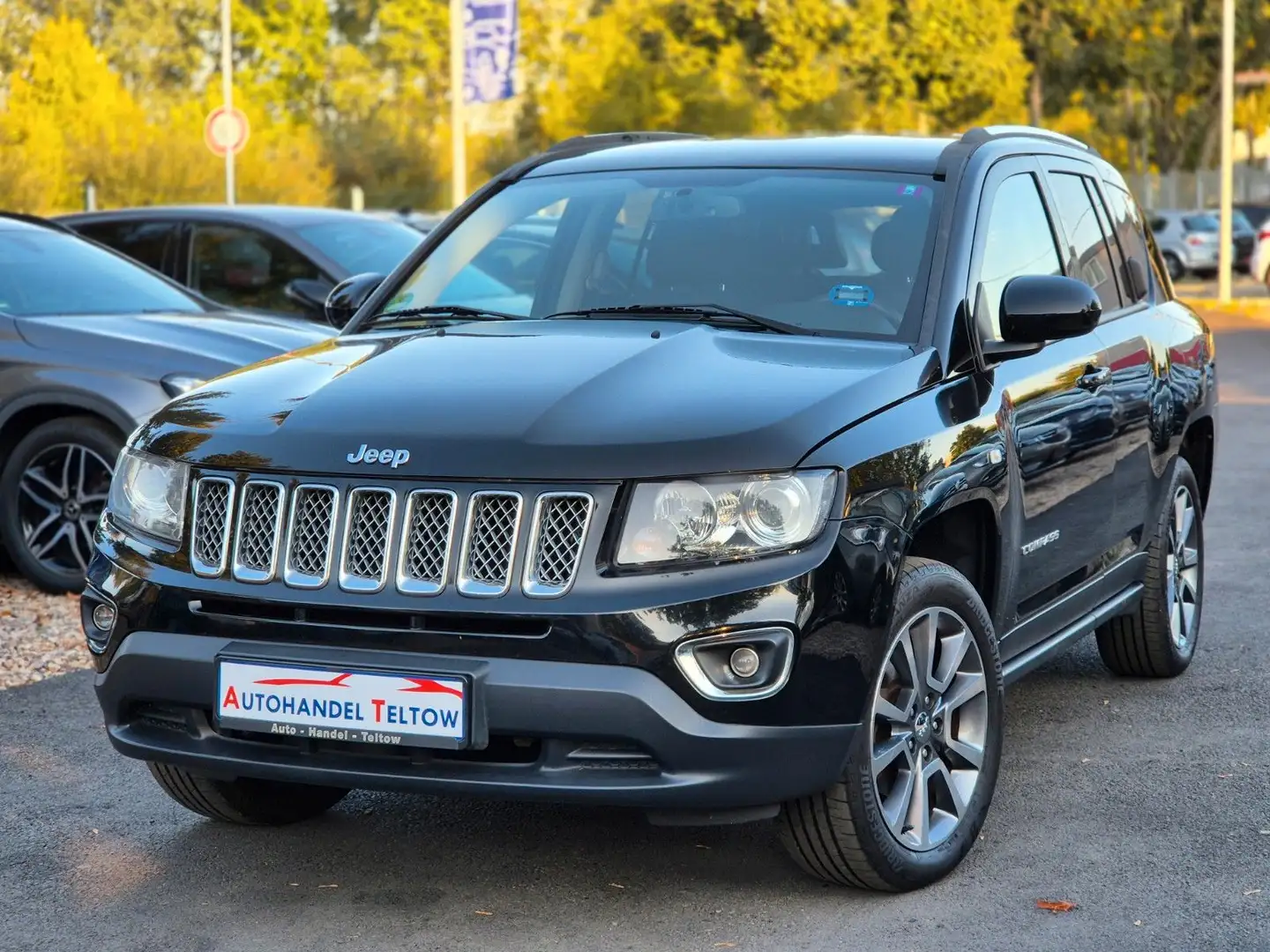Jeep Compass Limited 4x4 Aut. Leder AHK Navi Kamera Schwarz - 1