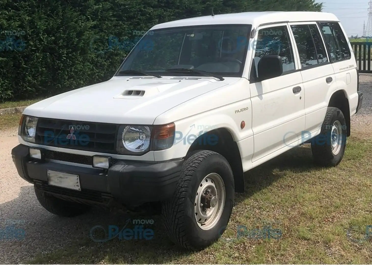 Mitsubishi Pajero Pajero Wagon 2.8 tdi GLX Air Bianco - 2