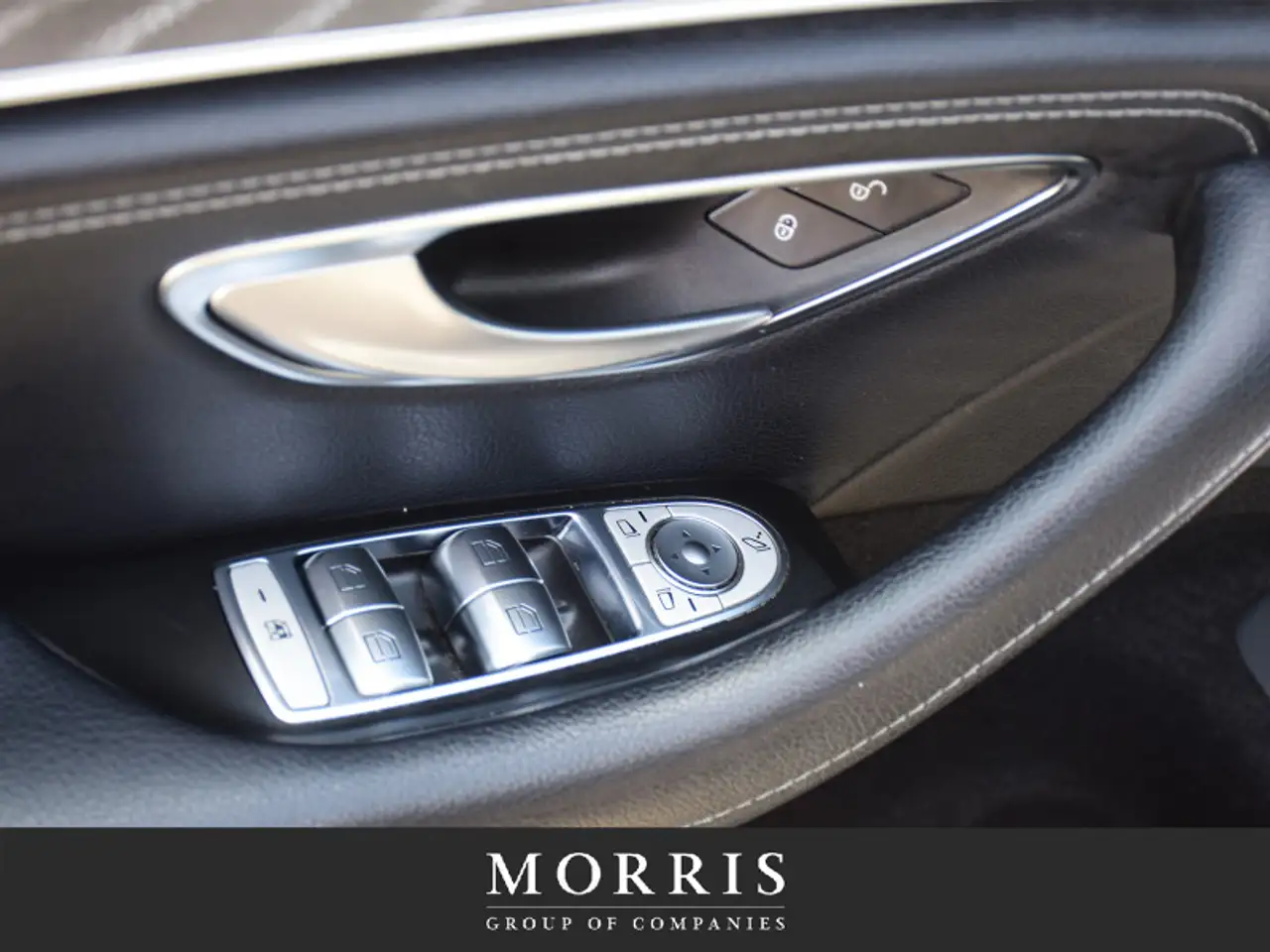 Mercedes-Benz CLS photo Mercedes-Benz CLS
