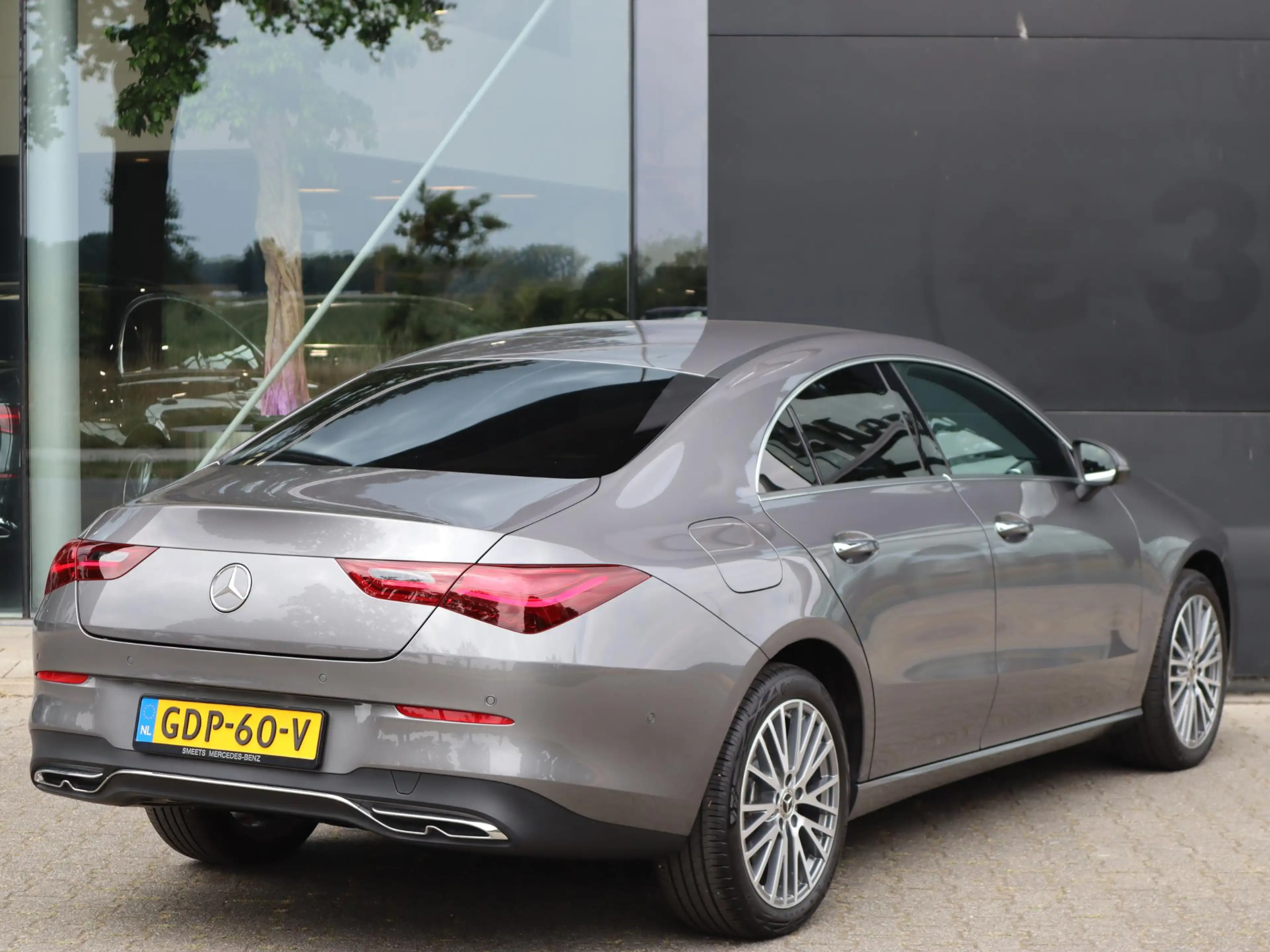 Mercedes-Benz CLA 250 e Star Edition Luxury Line l Keyless l Stoelverwar — photo 2
