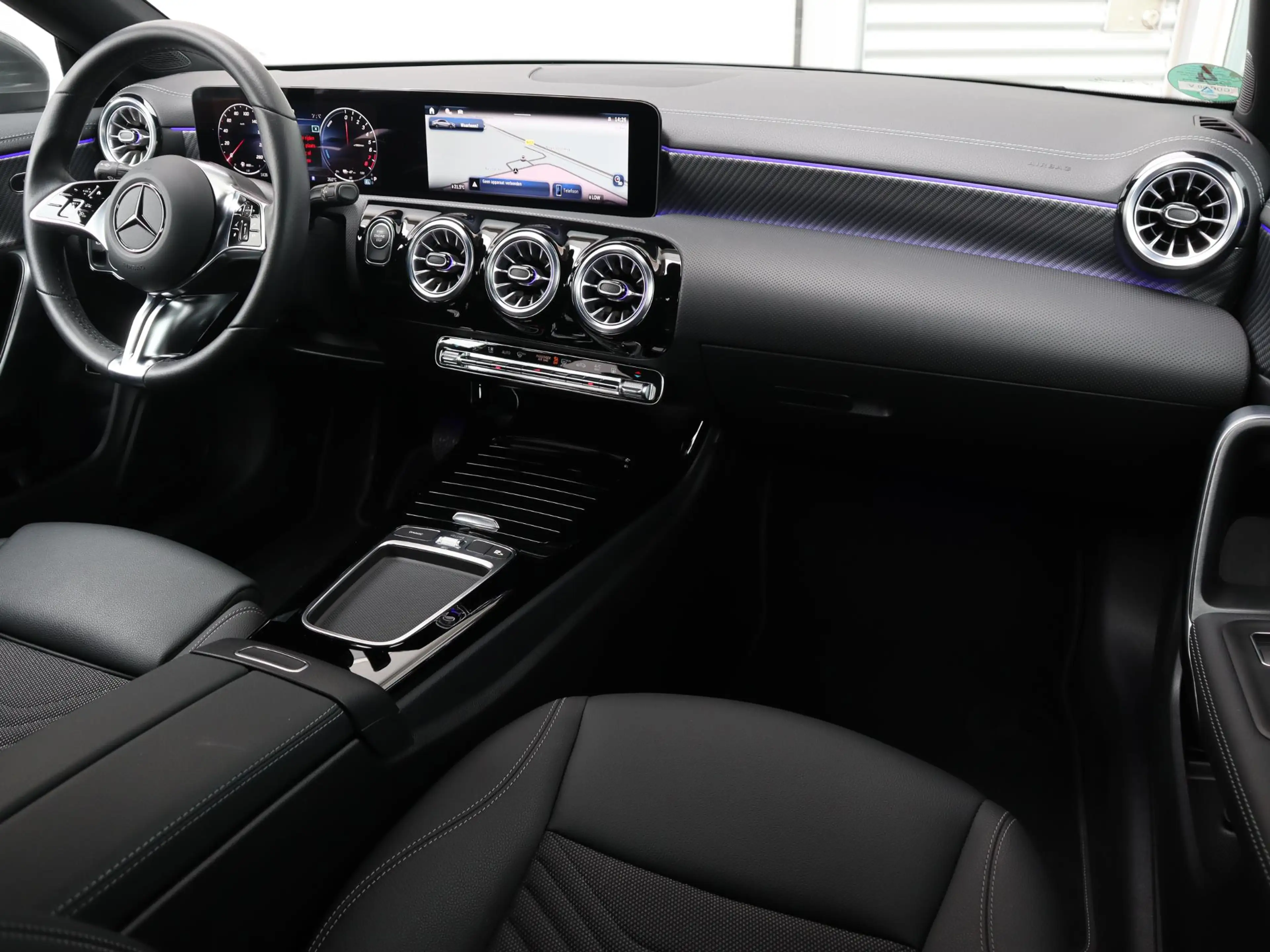 Mercedes-Benz CLA 250 e Star Edition Luxury Line l Keyless l Stoelverwar — photo 3