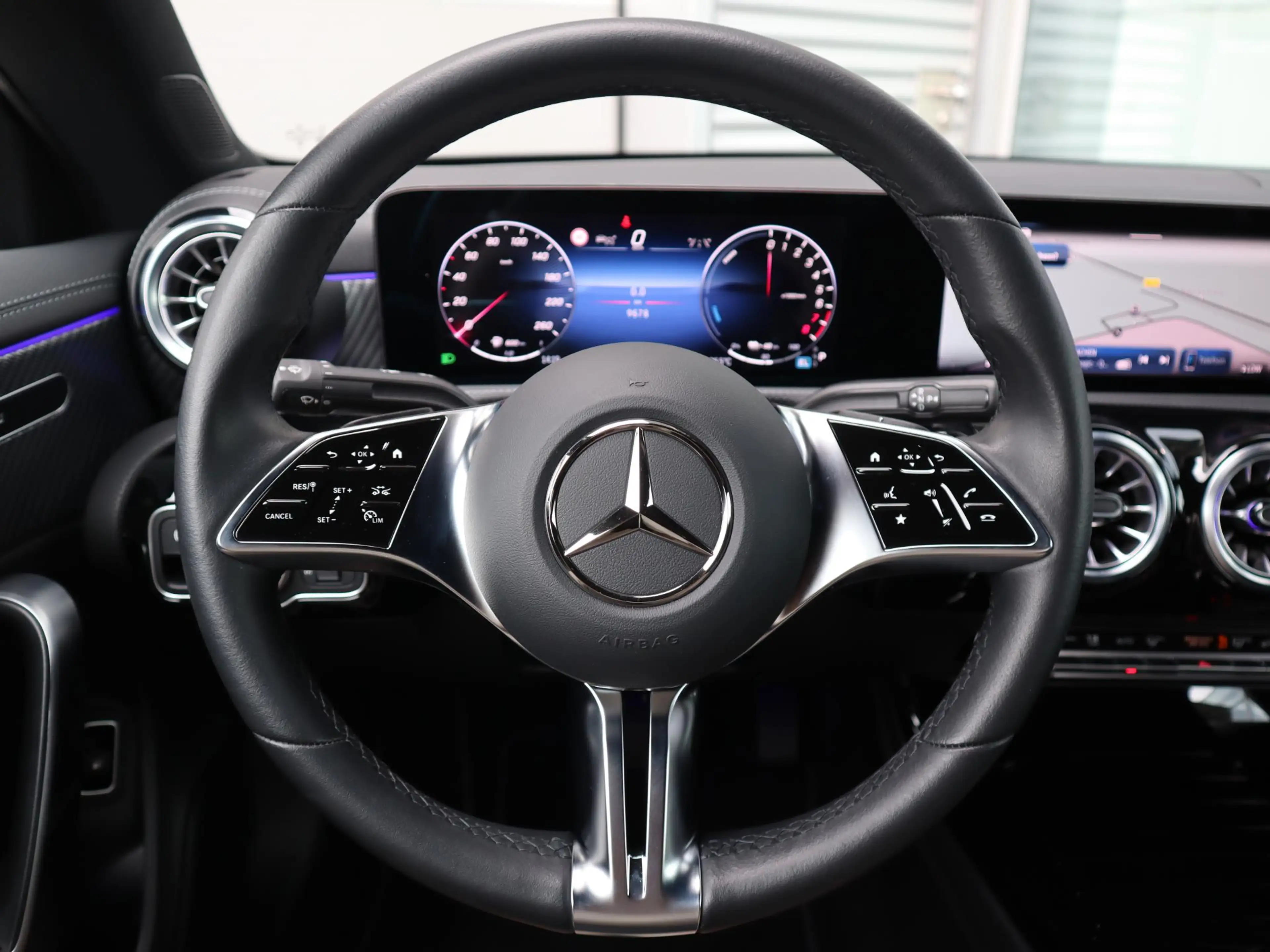 Mercedes-Benz CLA 250 e Star Edition Luxury Line l Keyless l Stoelverwar — photo 12