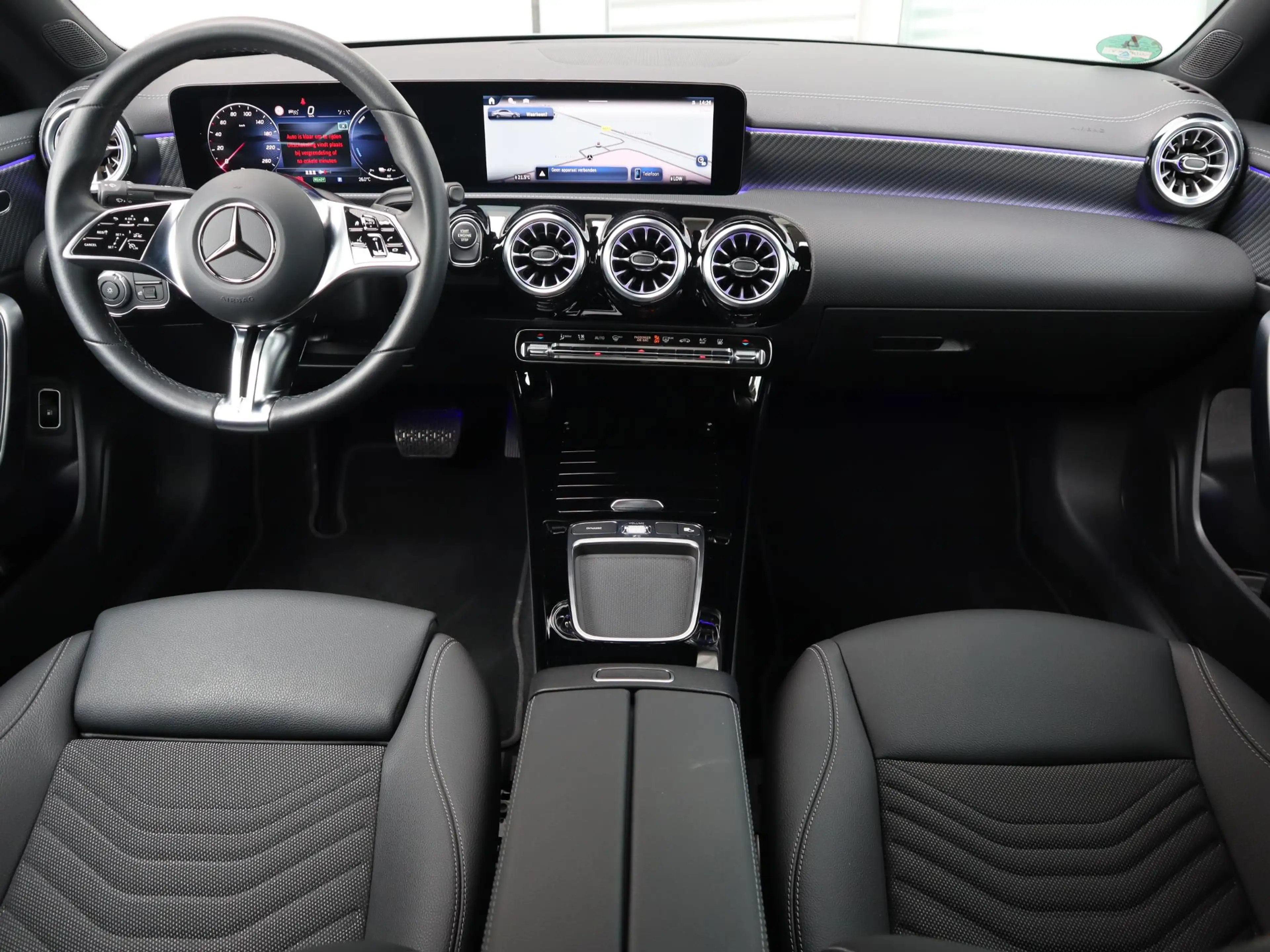 Mercedes-Benz CLA 250 e Star Edition Luxury Line l Keyless l Stoelverwar — photo 11