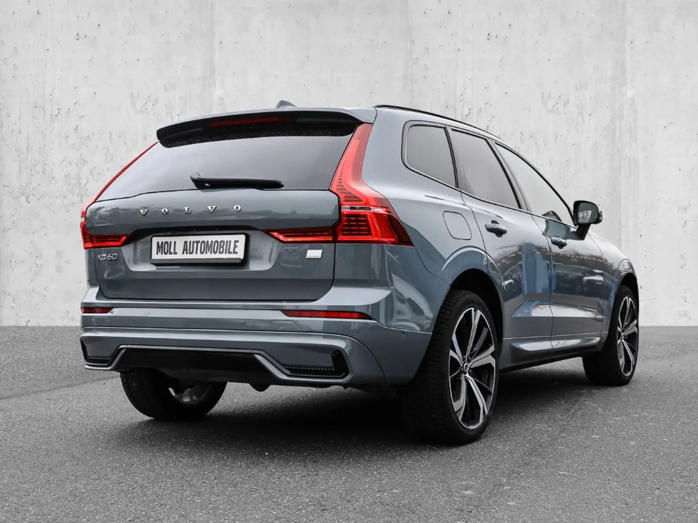 Volvo XC60 Ultimate Dark Recharge Plug-In Hybrid AWD T8 Twin Grau - 2