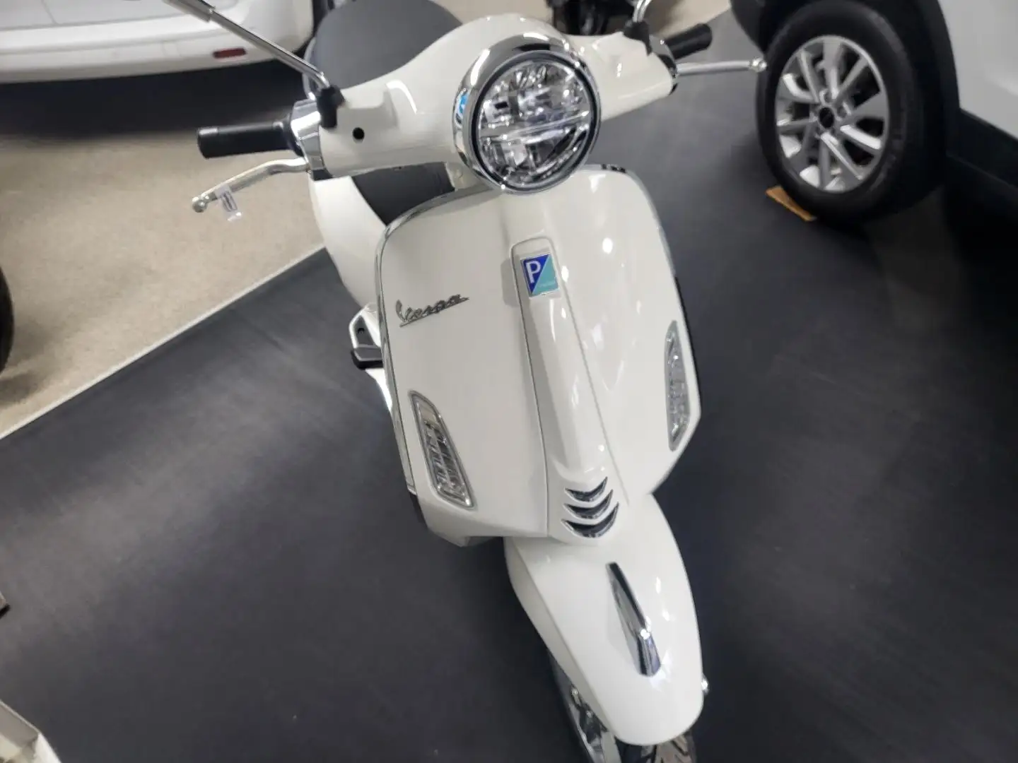Vespa Primavera 125 E5+ Verde,Bianco Arancio auf Lager Groen - 2