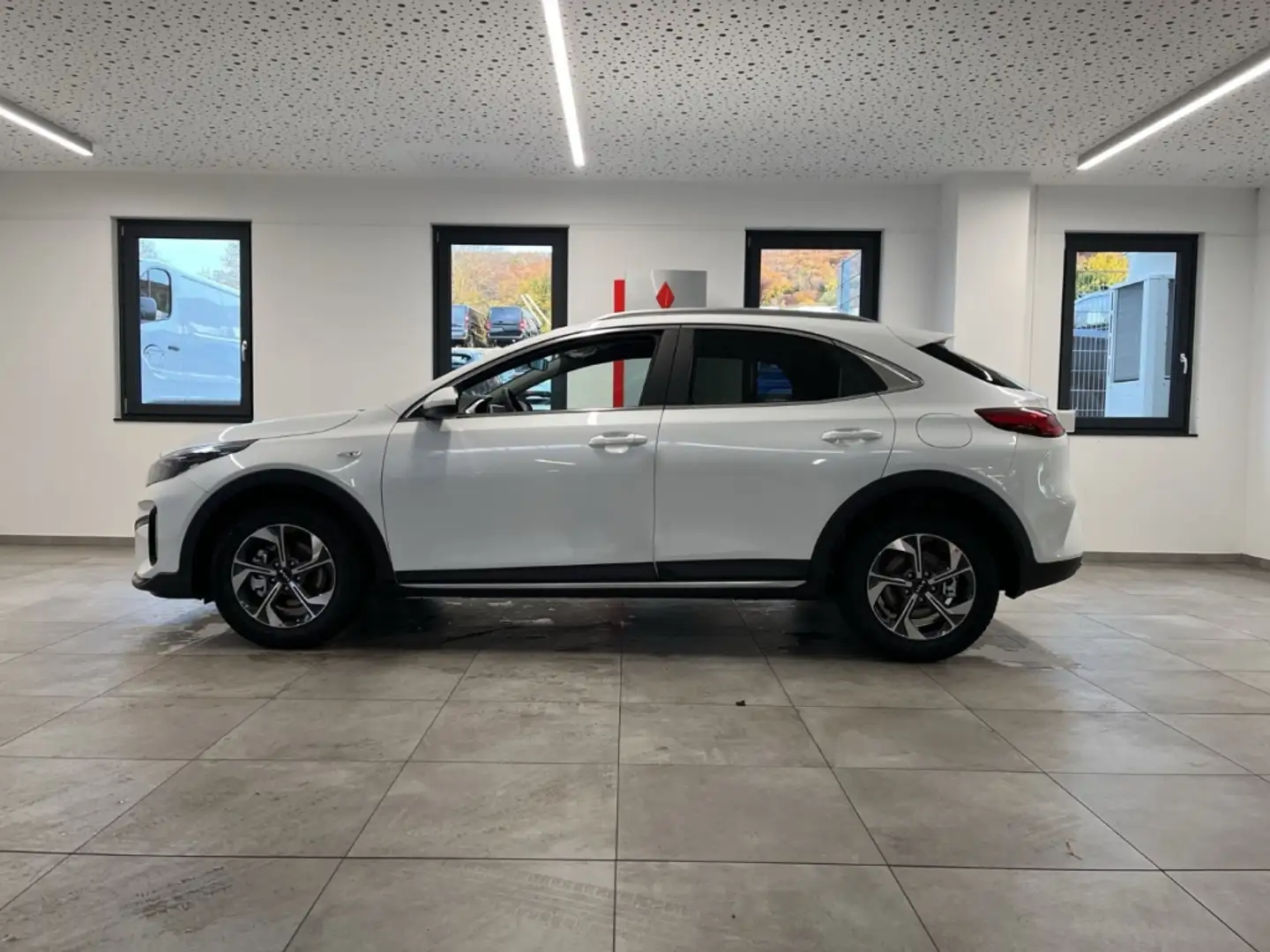 Kia XCeed 1.0 T-GDi Core LED Navi PDC Tempo Kamera Fehér - 2