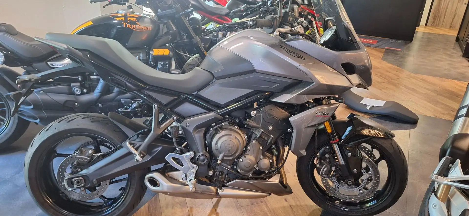 Triumph Tiger Sport 660 NEUZUGANG IM TOP ZUSTAND Сірий - 1