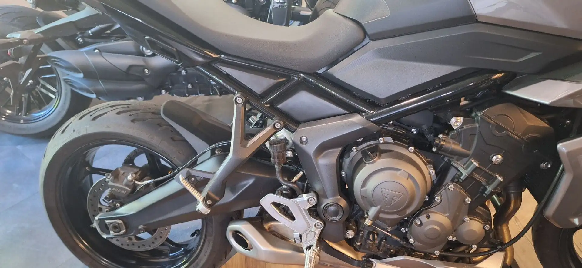 Triumph Tiger Sport 660 NEUZUGANG IM TOP ZUSTAND Сірий - 2