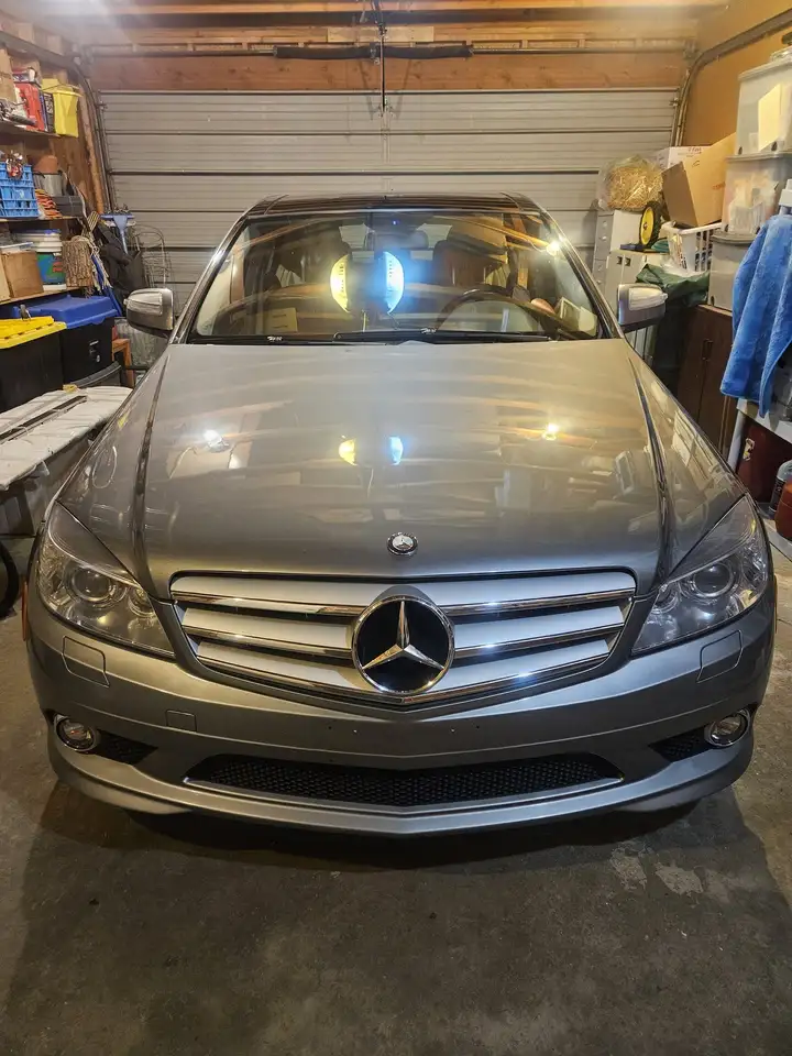 Mercedes-Benz C-Class снимка Mercedes-Benz C-Class