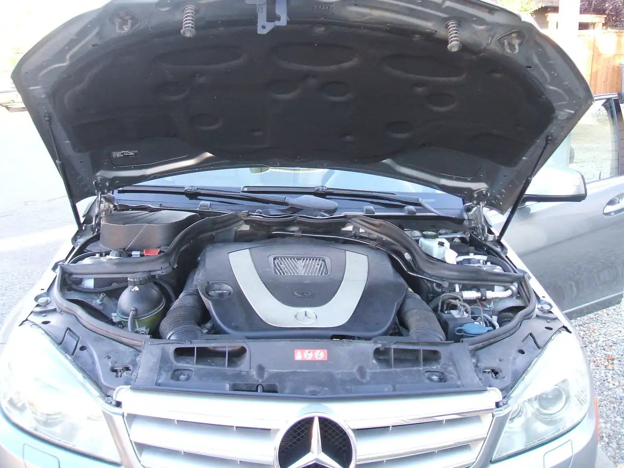 Mercedes-Benz C-Class снимка Mercedes-Benz C-Class
