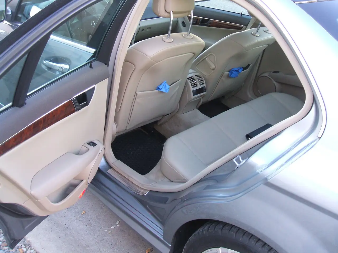 Mercedes-Benz C-Class снимка Mercedes-Benz C-Class