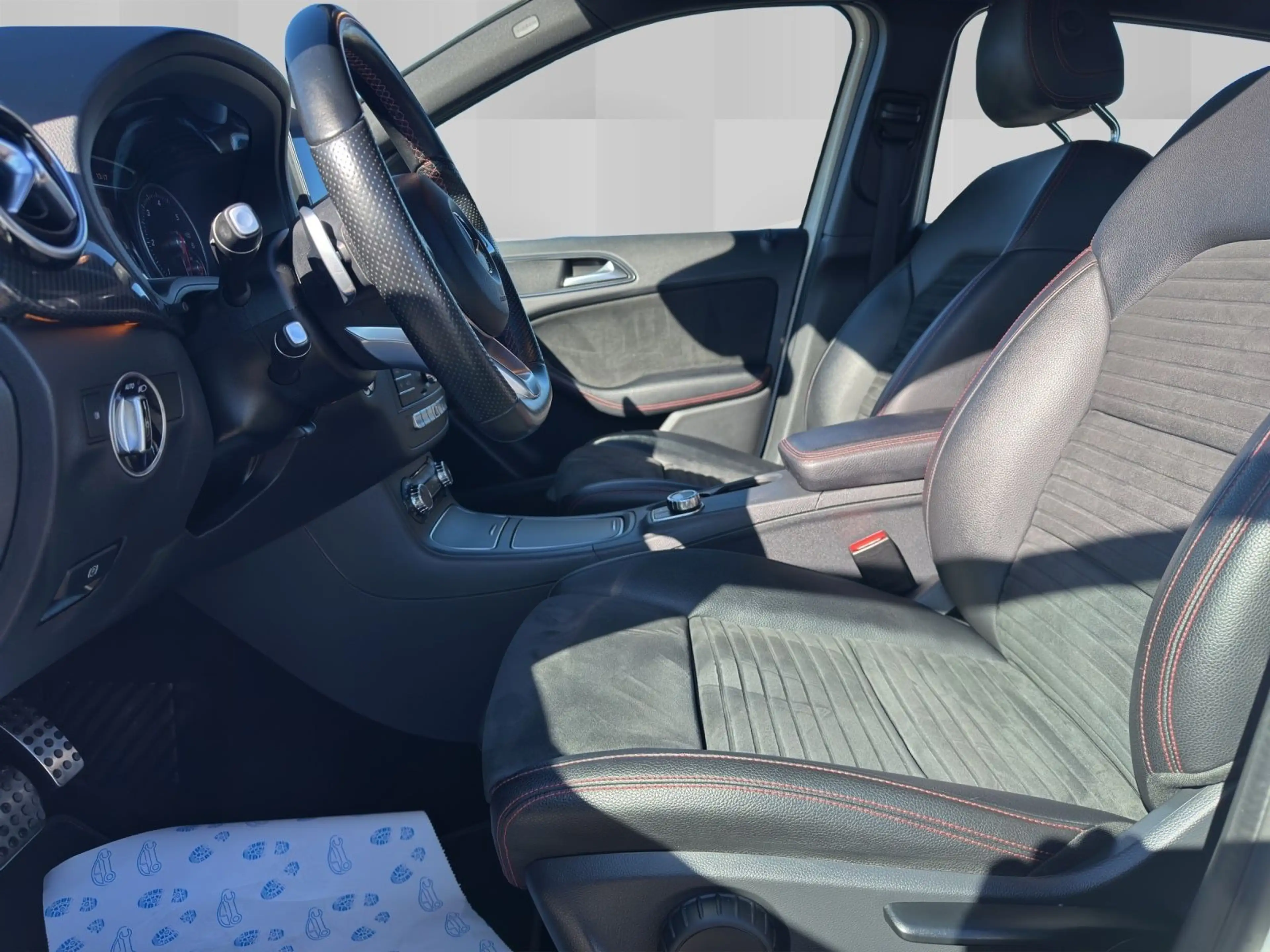 Mercedes-Benz B 220 CDI 4Matic 7G-DCT AMG Line LED NAV SHZ RFK — photo 9