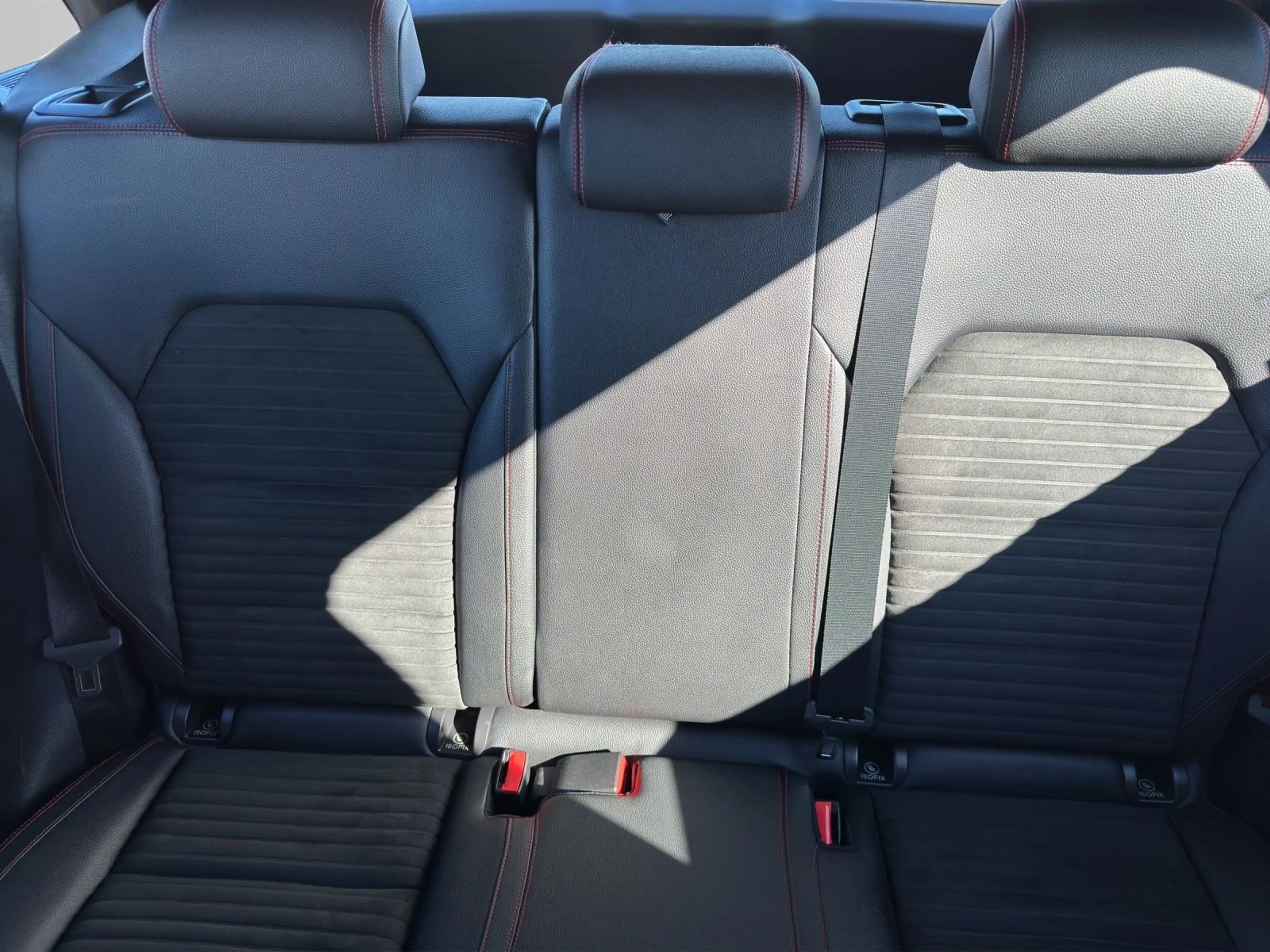 Mercedes-Benz B 220 CDI 4Matic 7G-DCT AMG Line LED NAV SHZ RFK — photo 15