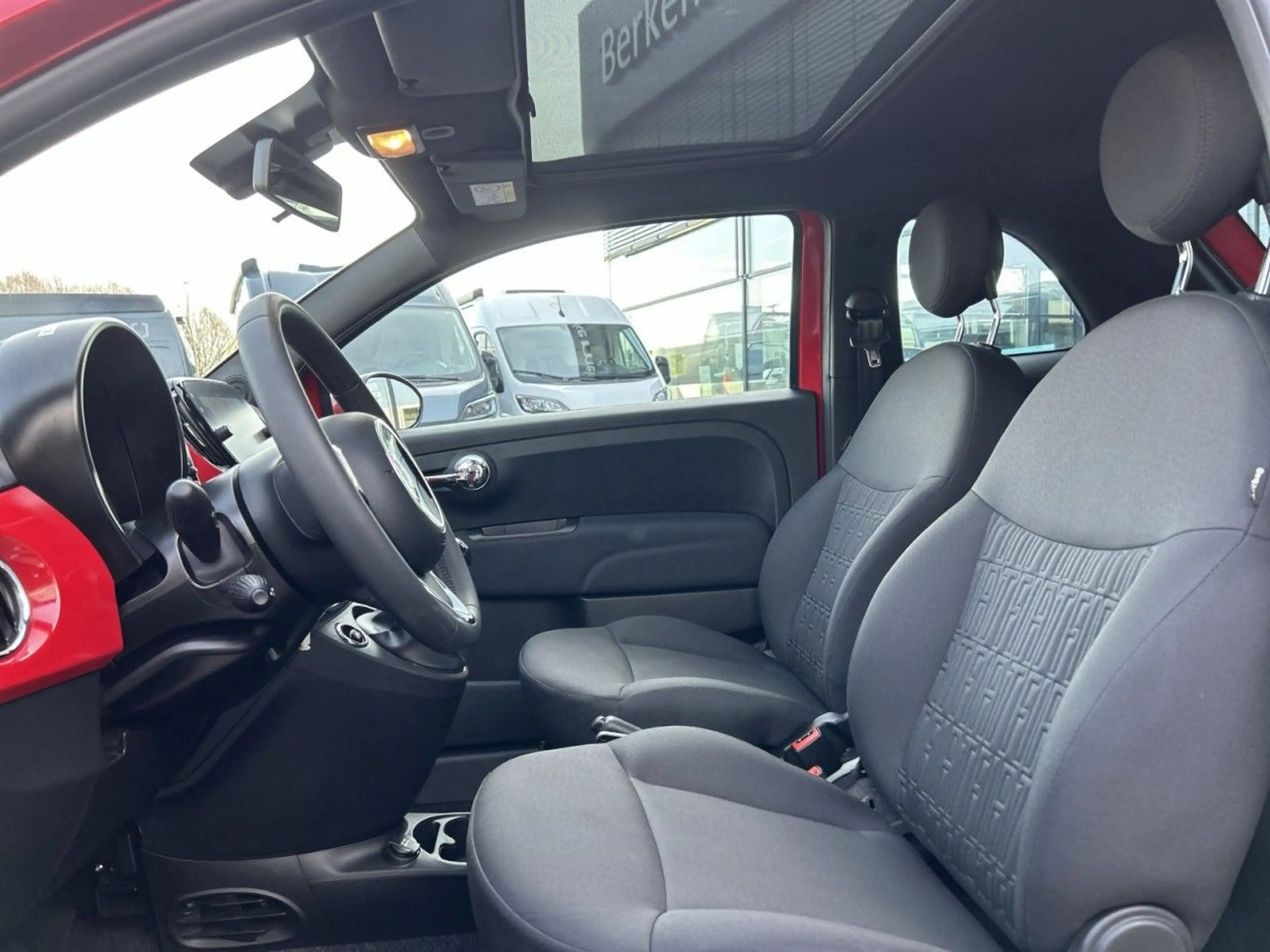 Fiat 500 Hybrid Dolcevita*Navi/ Glasdach / Sensoren* — photo 12