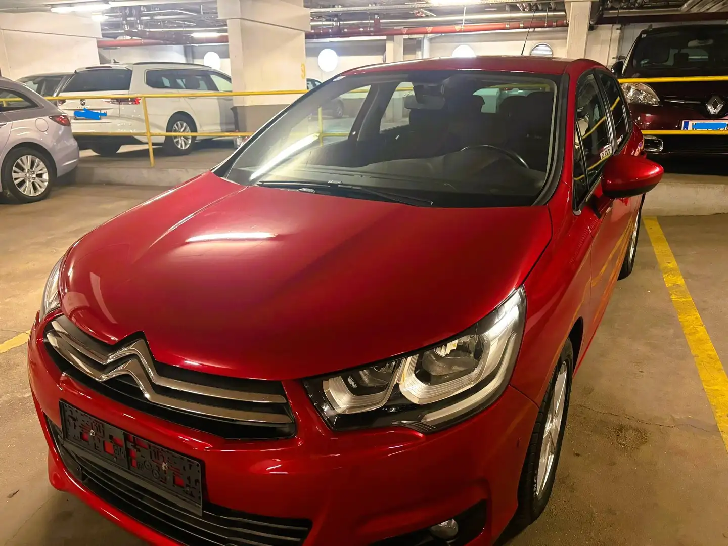 Citroen C4 C4 BlueHDi 100 S Rot - 1