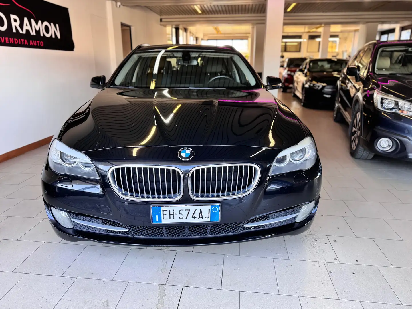 BMW 520 Serie 5 F11 Touring 520d Touring eletta Nero - 2